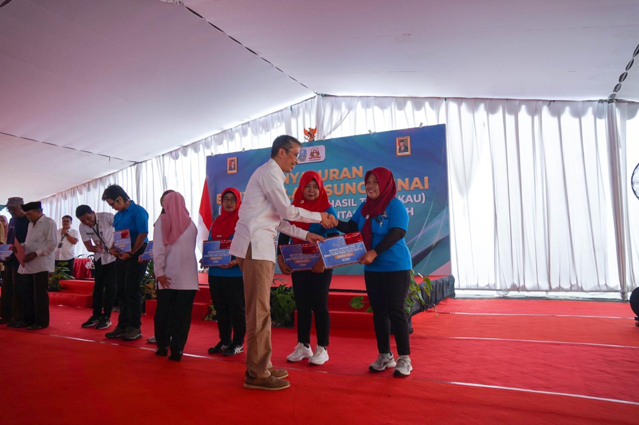 Penyaluran BLT Kepada Buruh Pabrik Rokok di Jatim Didukung Bank Jatim