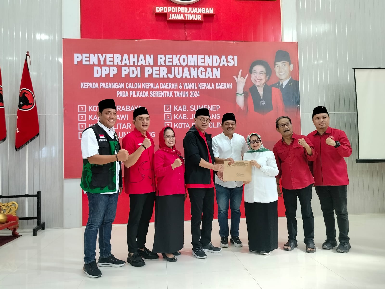 Pasangan Incumbent Mundjidah-Sumrambah Resmi Direkom PDI Perjuangan Maju Pilkada Jombang 2024