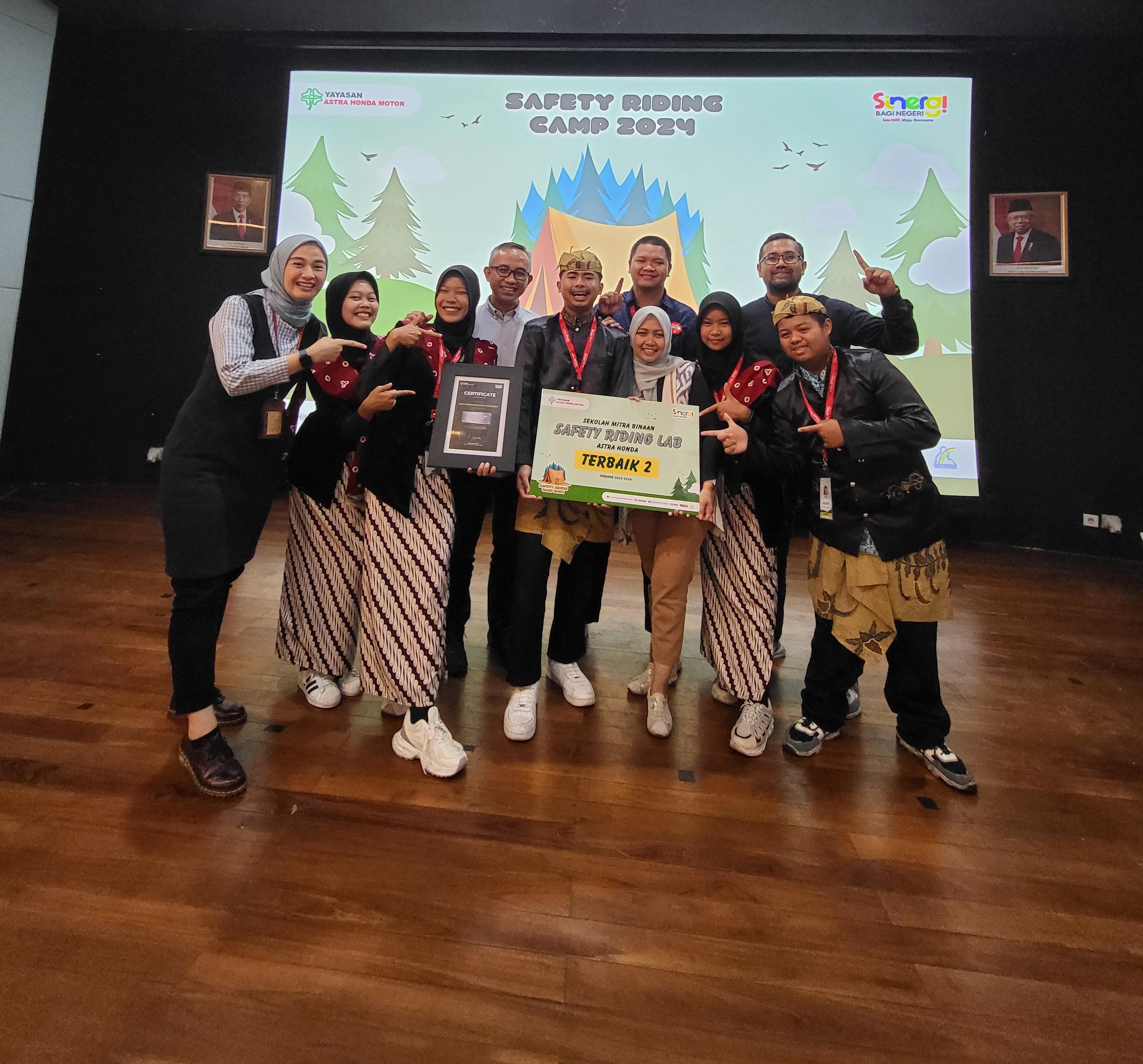 Beradu Gagasan Kampanyekan Keselamatan Berkendara, Duta Safety Riding Perwakilan MPM Honda Jatim Raih Terbaik ke-2 di 2 Kategori