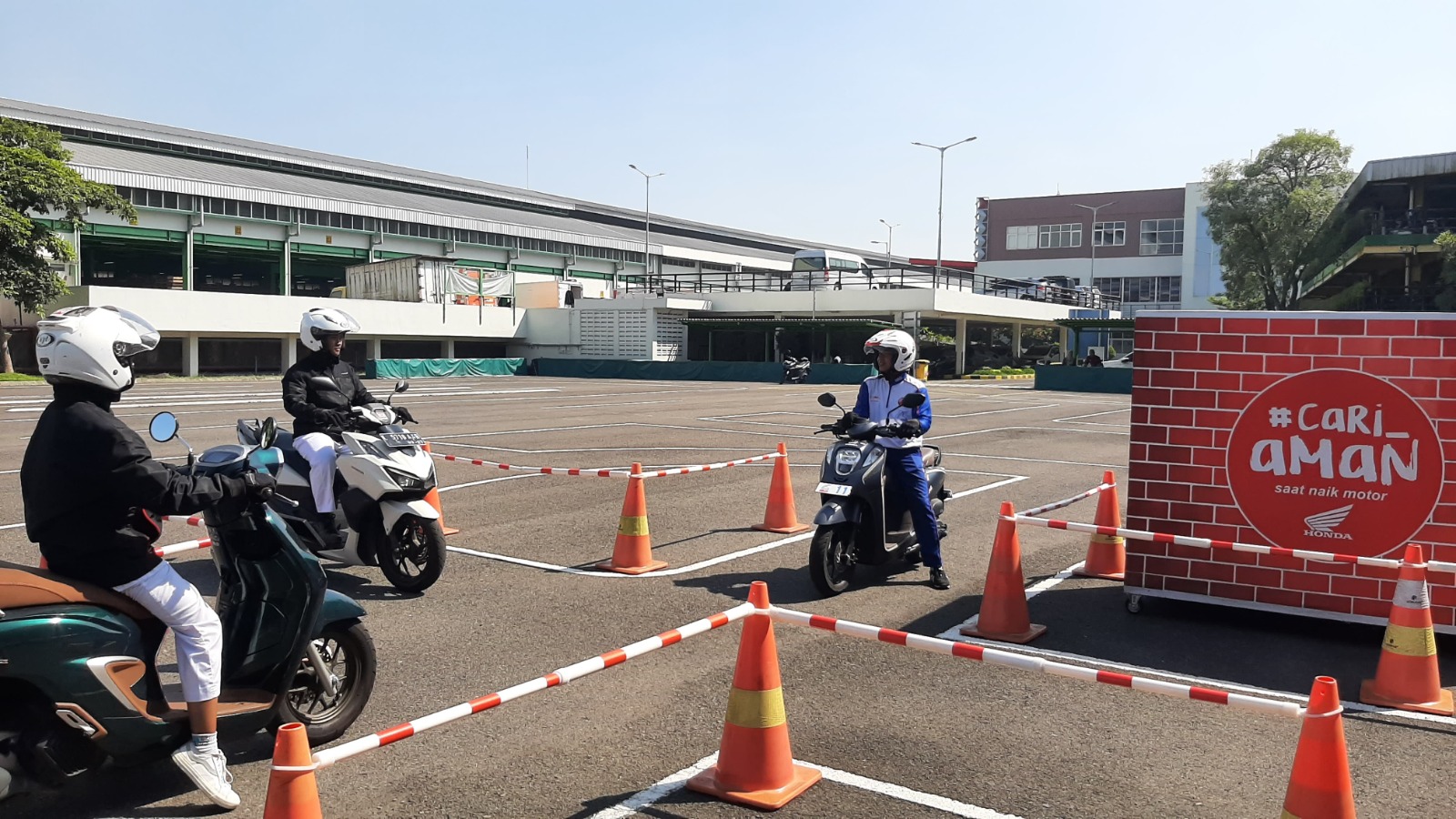 Cari aman di Jalan, Begini Teknik Pengereman yang Baik