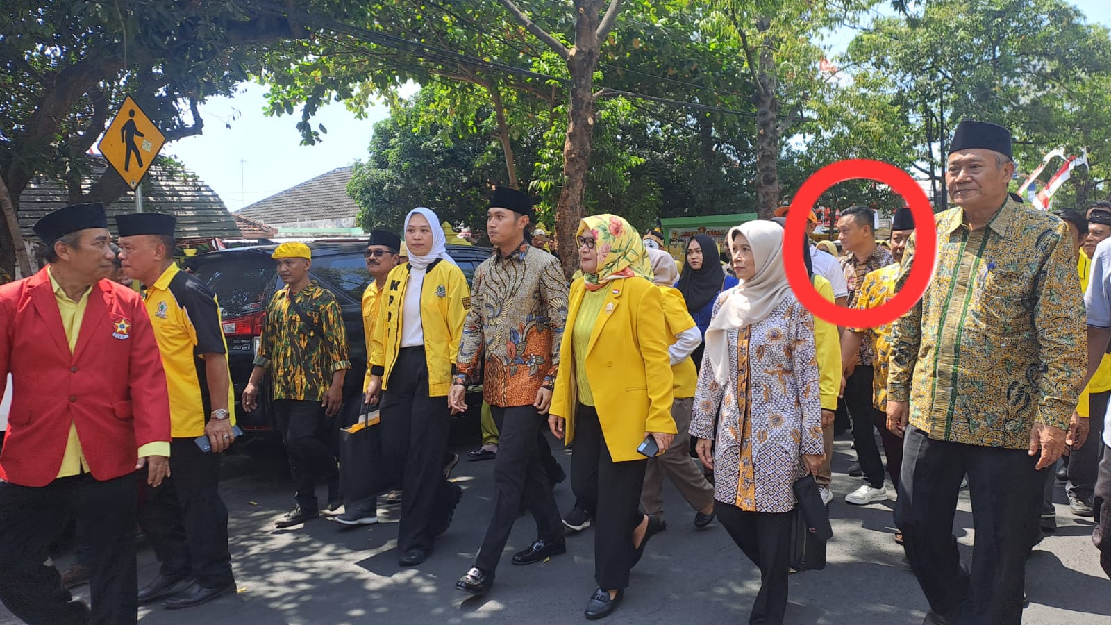 Salah Satu Kades di Tuban Diduga Ikut Antarkan Pendaftaran Lindra-Joko ke KPU, Begini Tanggapan Bawaslu