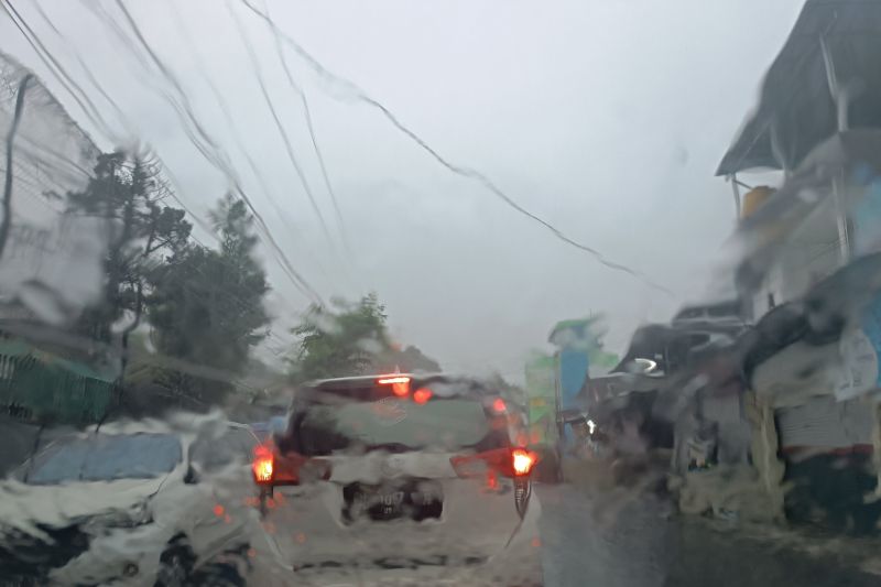 BMKG Perkirakan Hujan di Sejumlah Kota Besar pada Selasa Hari Ini