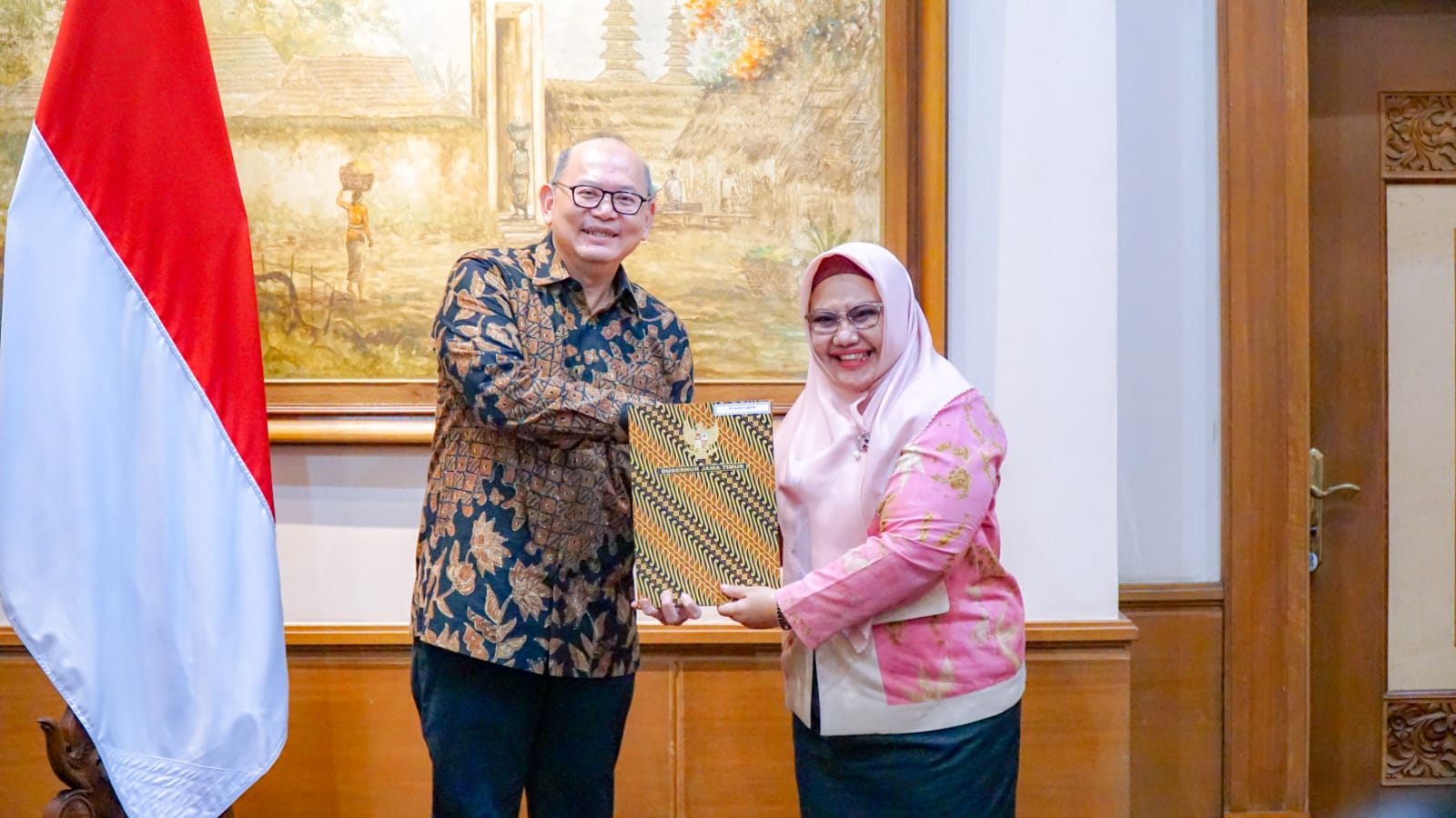 Bupati Fandi Akhmad Yani Masuk Masa Cuti, Wakil Bupati Aminatun Habibah Terima Surat Perintah Pelaksana Tugas Bupati Gresik dari Gubernur