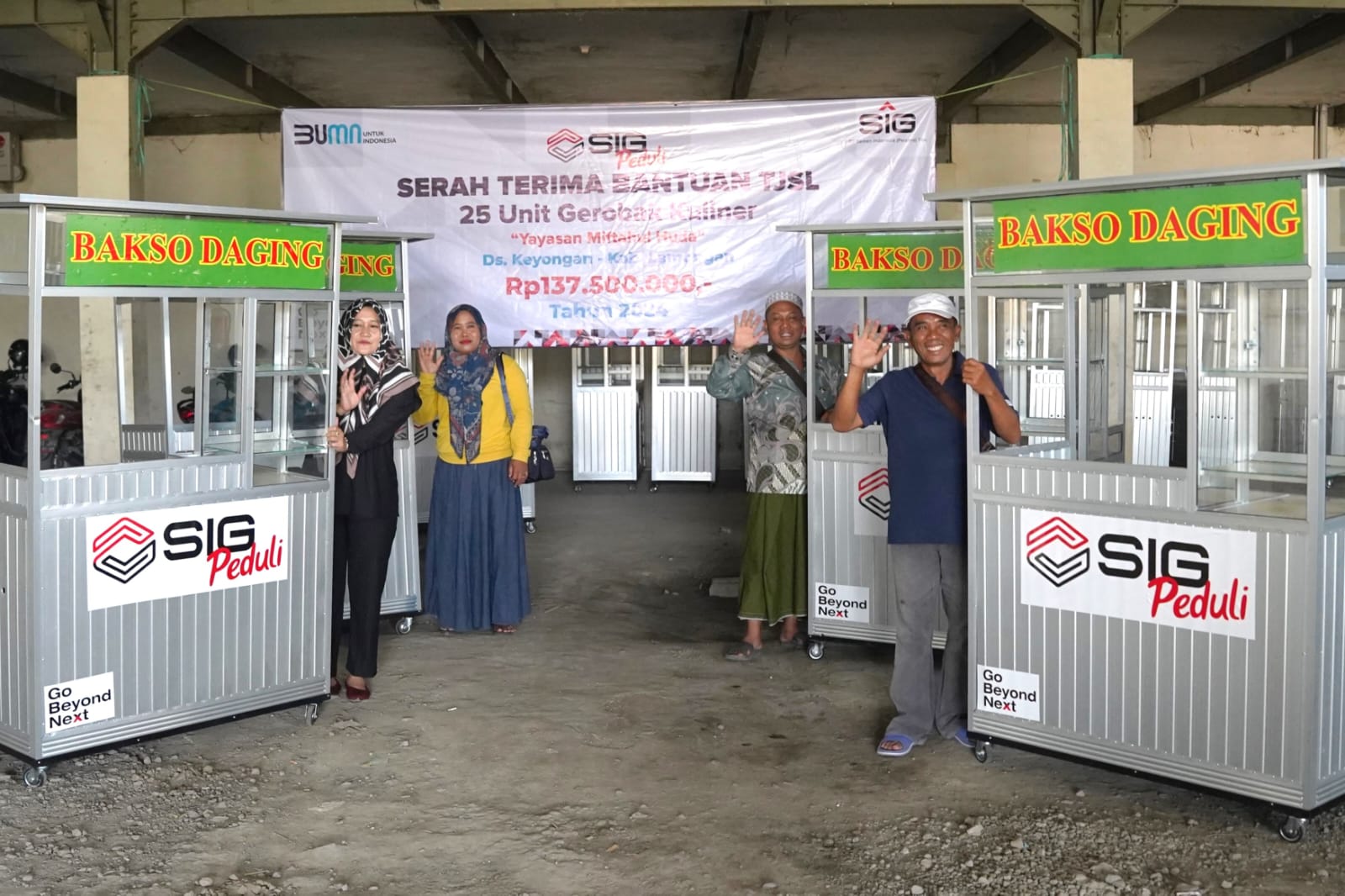 Dorong Peningkatan Ekonomi Pedesaan, SIG Bantu Pengembangan Usaha Mikro dan Infrastruktur Pertanian di Kabupaten Gresik dan Lamongan