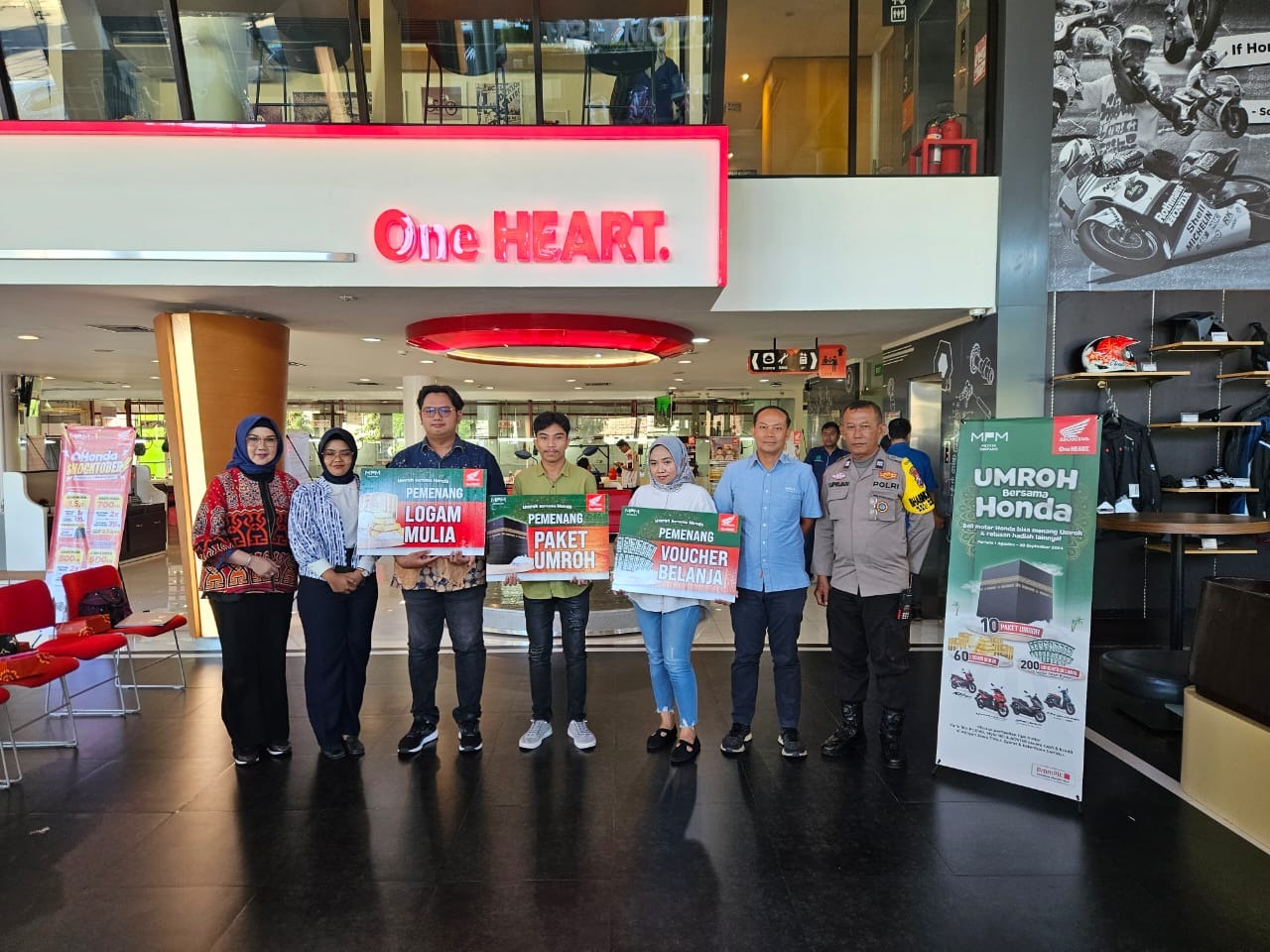 MPM Honda Jatim Hantarkan Konsumen Setia ke Tanah Suci: Inilah Pemenang Undian Umrah untuk Pembelian Motor Honda!