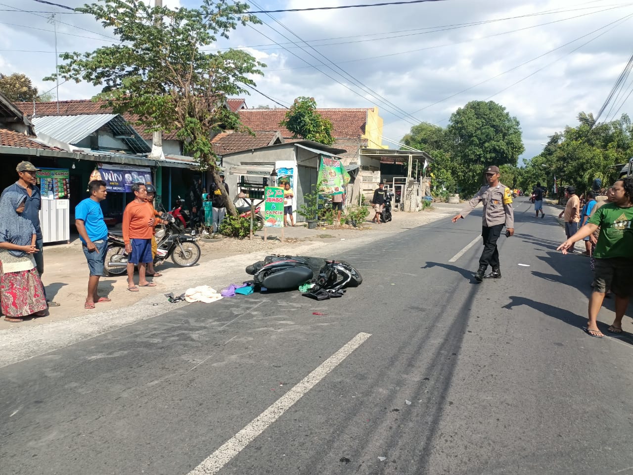 Seorang Pemotor di Jombang Meninggal Dunia Usai Diduga Tertabrak Truk Saat Hendak Belok