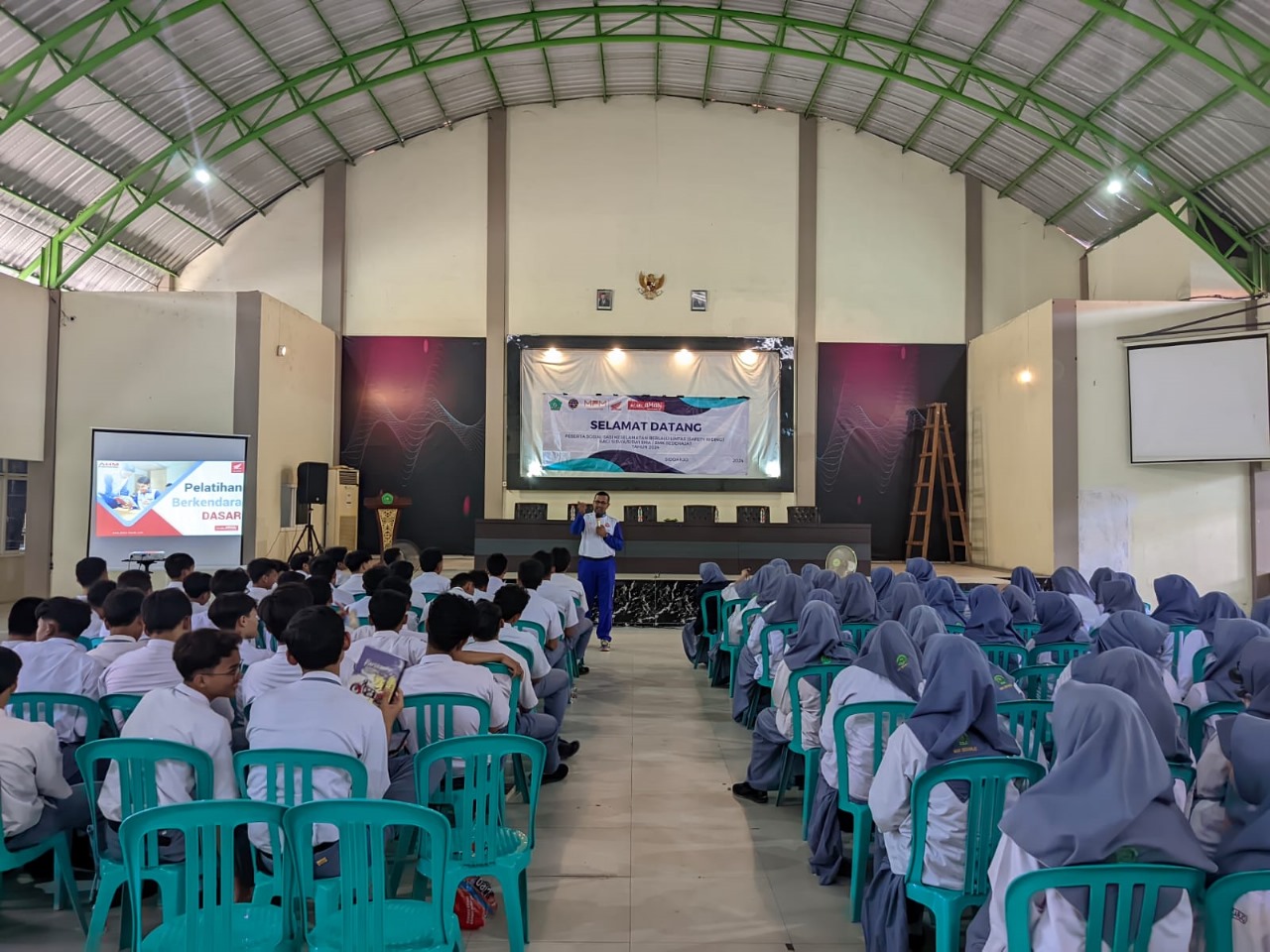 Edukasi Safety Riding untuk Generasi Cari Aman: Ratusan GenZ Ikuti Edukasi