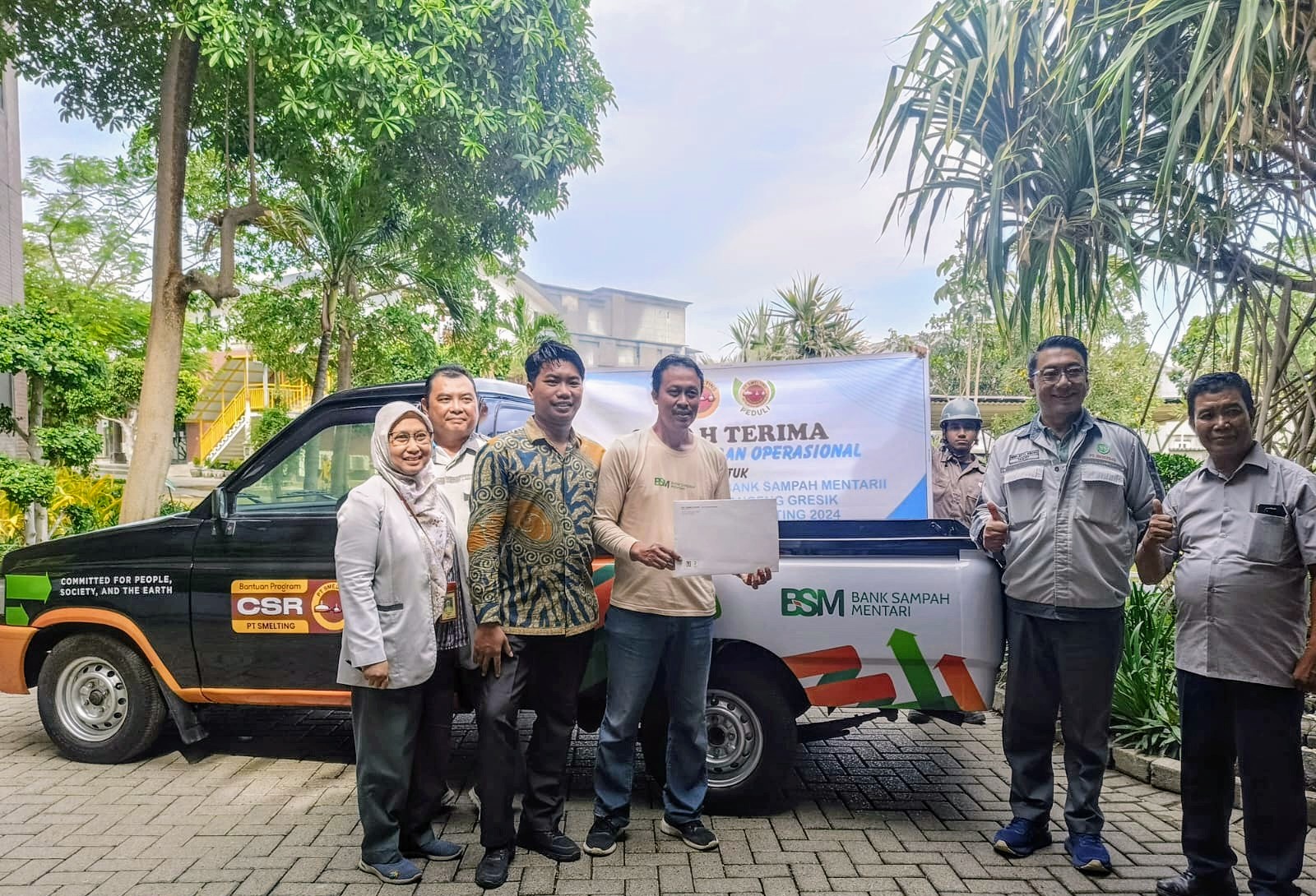 Optimalkan Operasional Bank Sampah Mentari, PT Smelting Hibahkan Mobil Pick Up