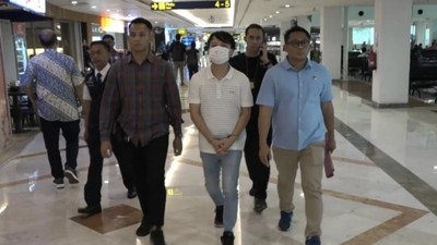 Pengusaha Hiburan Malam Tersangka Perundungan Ditangkap Polisi di Bandara Juanda