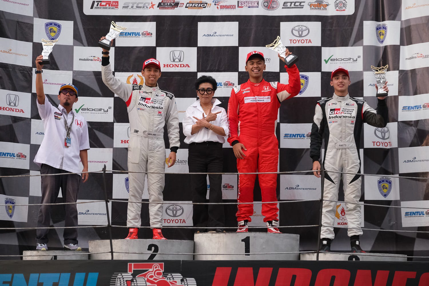 TOYOTA GAZOO Racing Indonesia Tutup Musim Balap dengan Raih Gelar Juara Nasional Kedua Kelas Rising Star ITCR 1.200