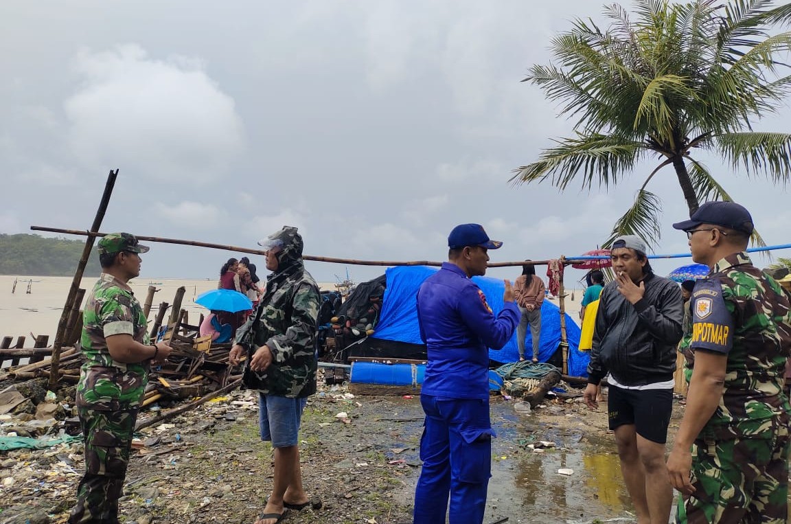 Kapal Nelayan Tenggelam di Perairan Bawean Kabupaten Gresik, Satu Tewas, Satu Hilang