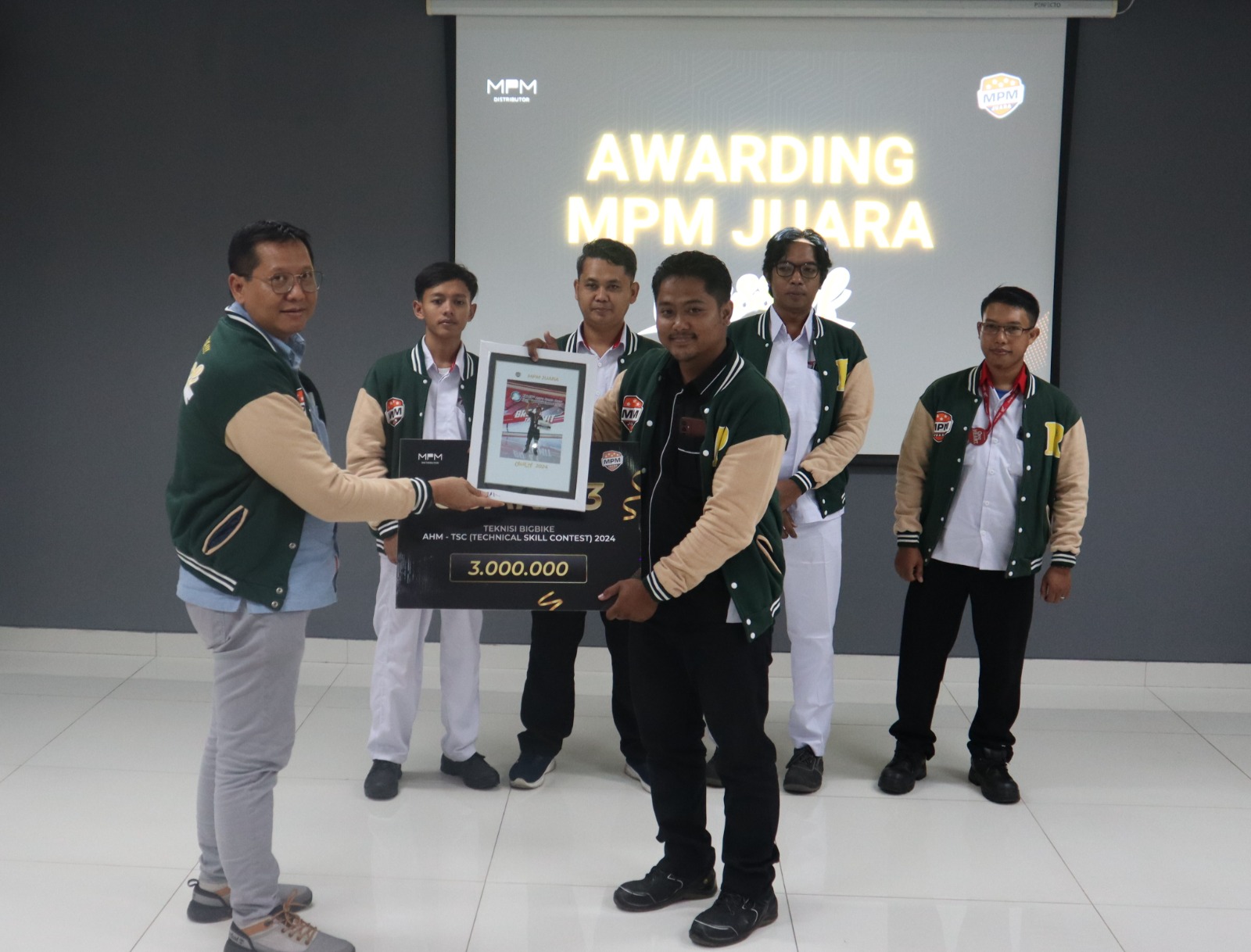 MPM Honda Jatim Berikan Apresiasi kepada Karyawan dan Jaringan Terbaik