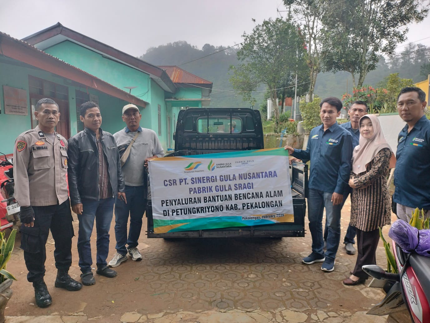 SGN PG Sragi Kembali Salurkan Paket Sembako Untuk Korban Terdampak Bencana Alam PetungKriyono Pekalongan