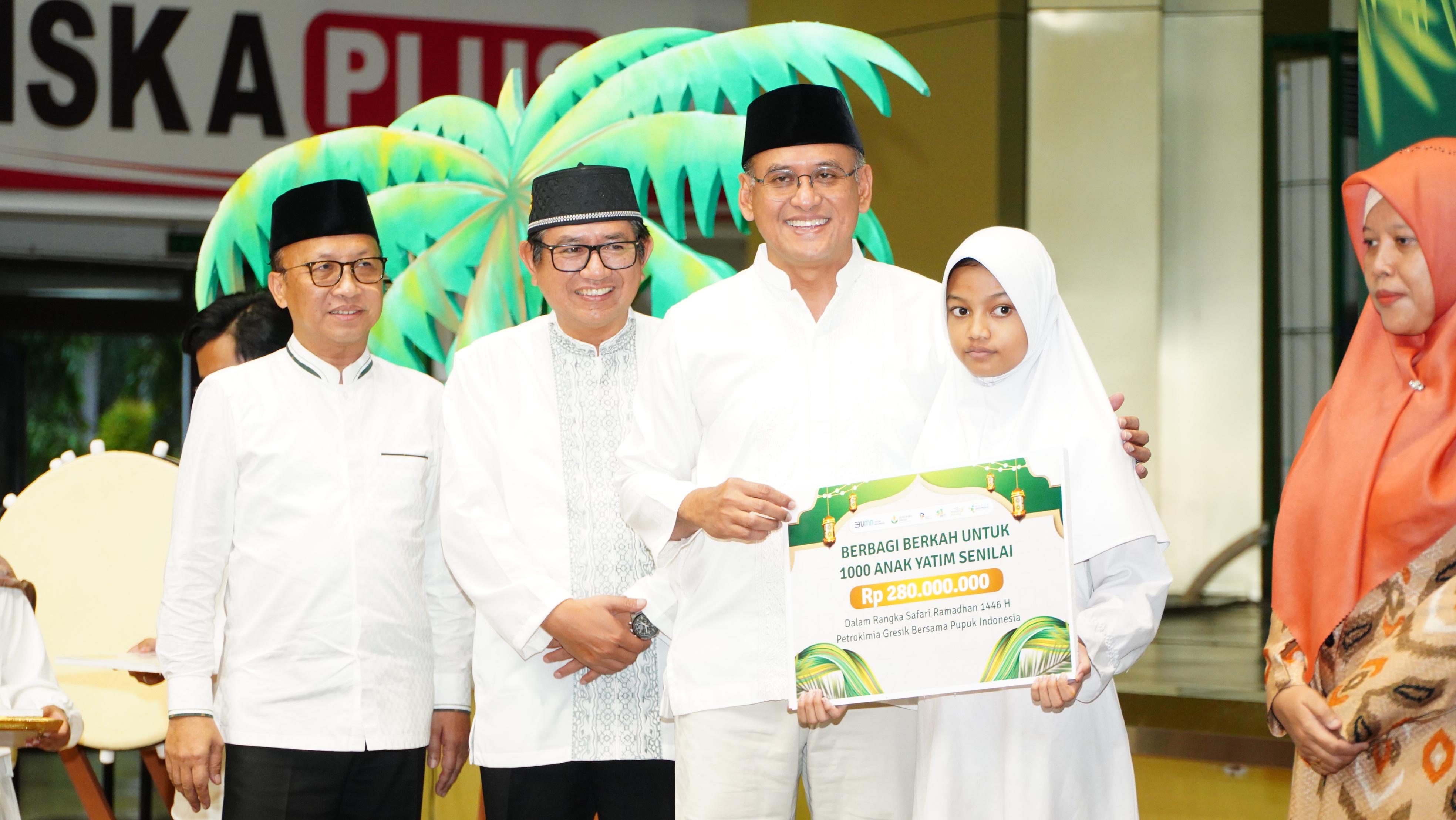 Petrokimia Gresik dan Pupuk Indonesia Salurkan Rp1,2 Miliar untuk Anak Yatim, Guru TPQ, dan Masyarakat