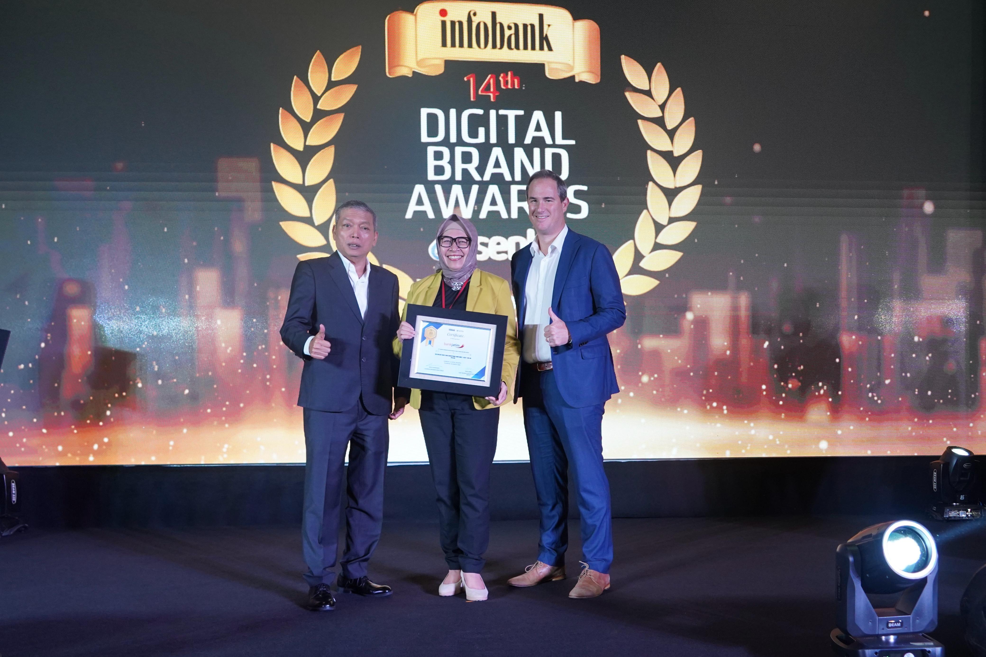 Bank Jatim Raih 8 Penghargaan Bergengsi di 14th Infobank - Isentia Digital Brand Recognition 2025