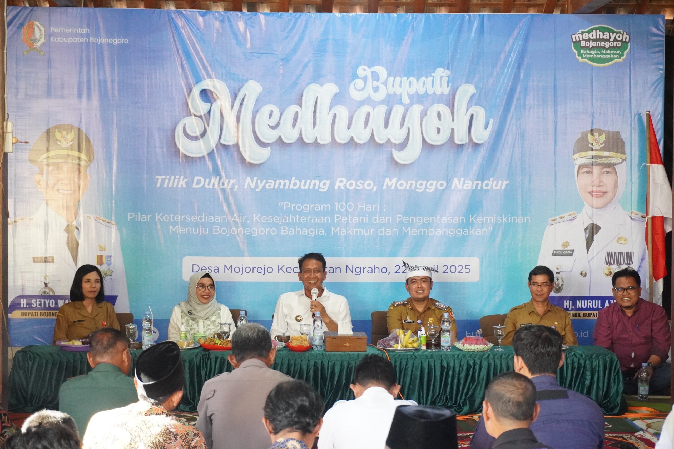 Disambut Antusias Warga, Bupati Bojonegoro Medhayoh ke Mojorejo, Bawa Solusi Air Bersih hingga Harapan Jembatan Baru