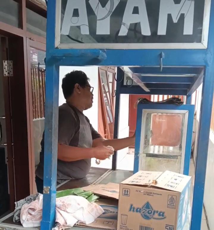 Sisihkan Uang Jualan Sate di Jember Selama 27 Tahun, Erfan Akhirnya Berangkat Haji