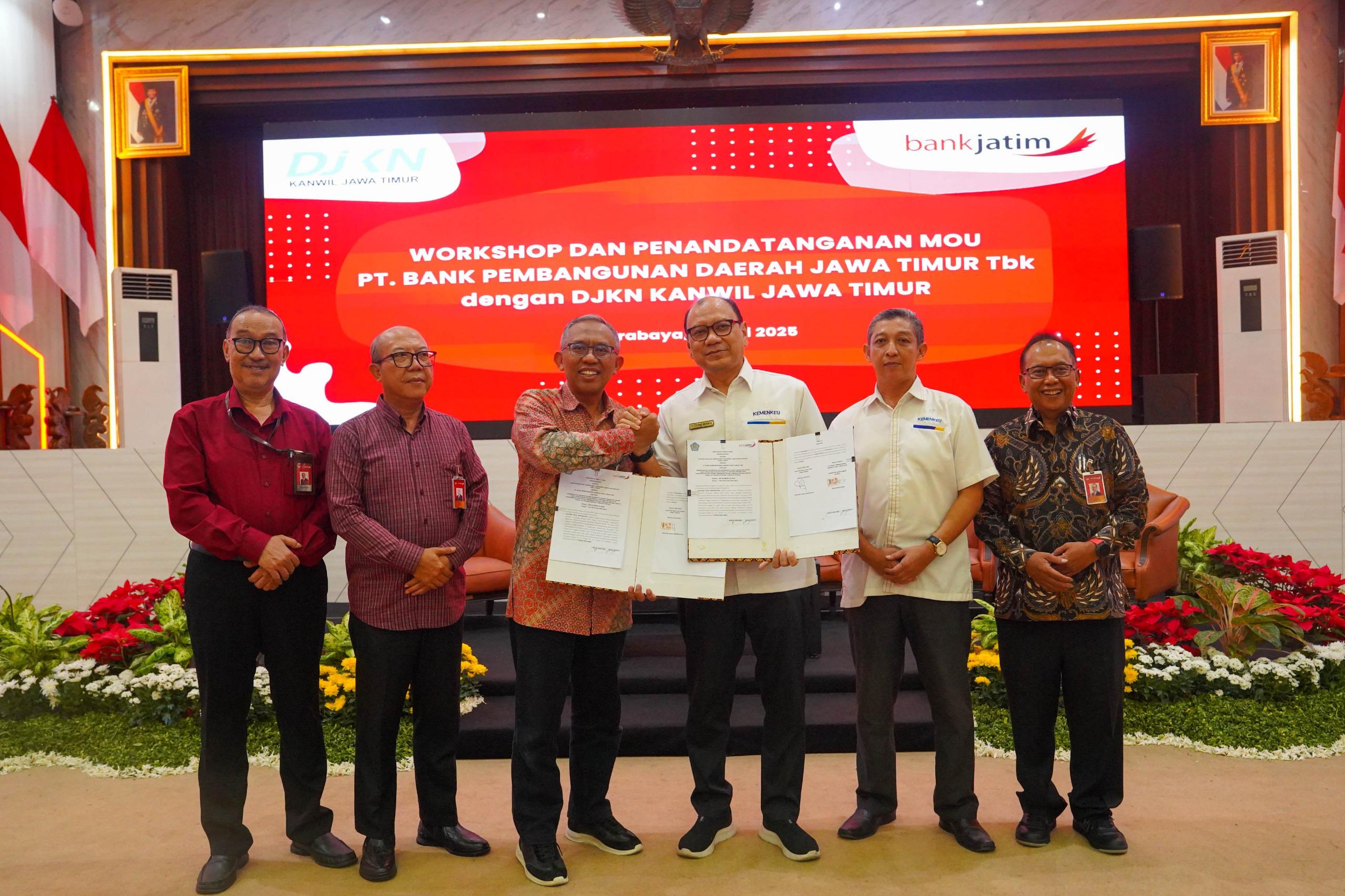 Perkuat Pemulihan Aset, Bank Jatim dan DJKN Jatim Teken Kerja Sama Lelang Eksekusi