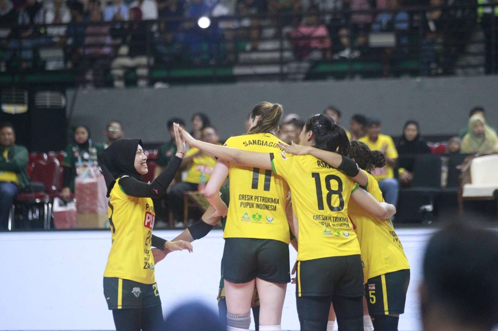 Tumbangkan Jakarta Elecetric Petrokimia Rebut Juara Ketiga Proliga 2025