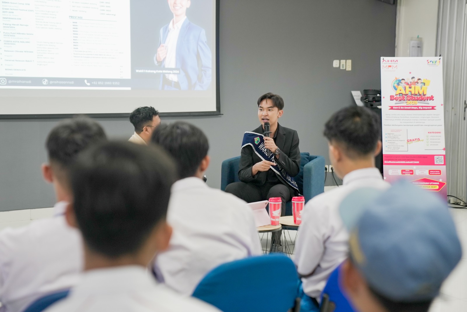 Alumni AHMBS Berbagi Inspirasi, Ratusan Peserta Antusias Ikuti Seminar Inspiratif AHM Best Student 2025