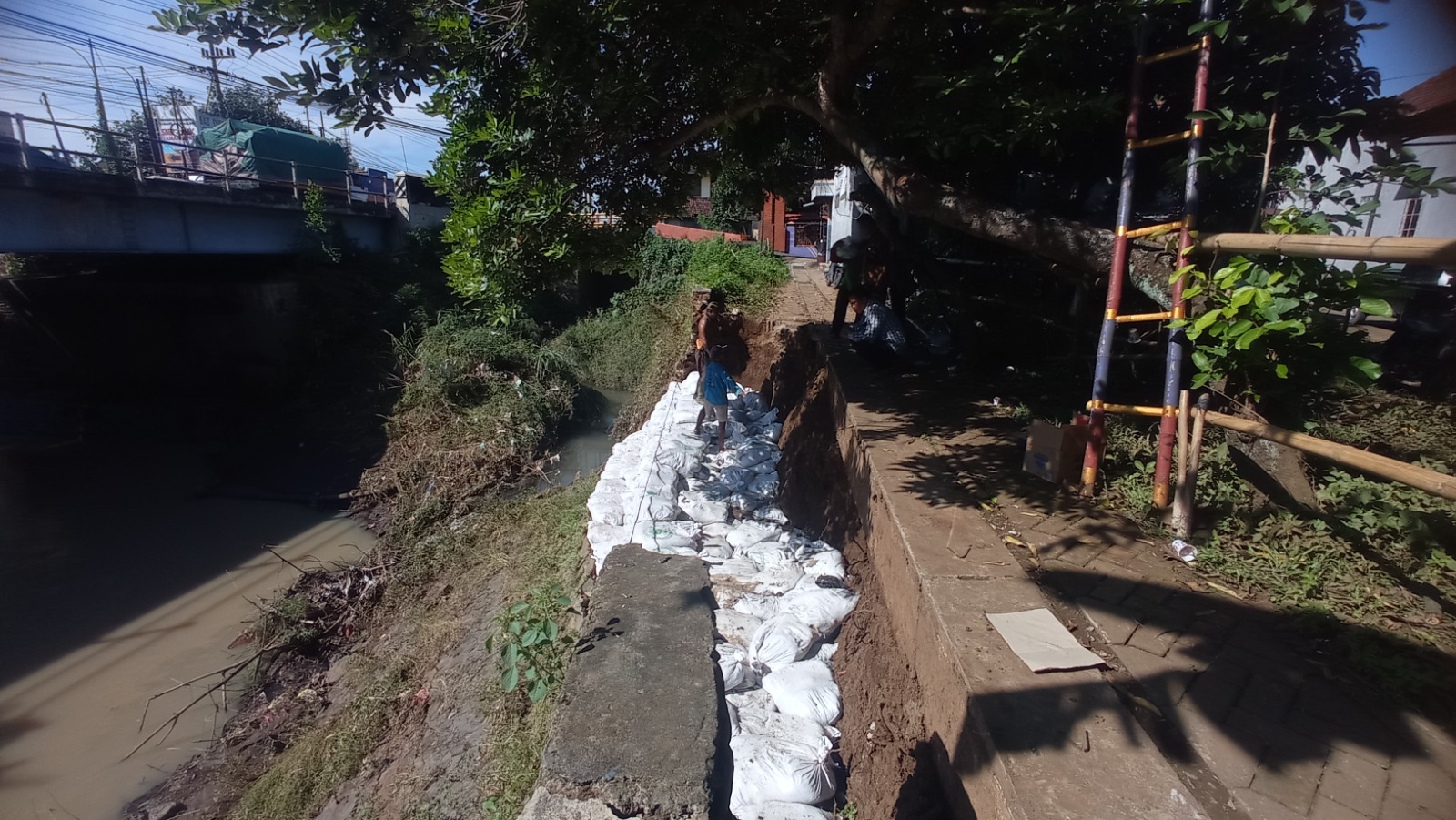 Pemkab Jombang Gerak Cepat Tangani Tanggul Kritis Pasca Banjir