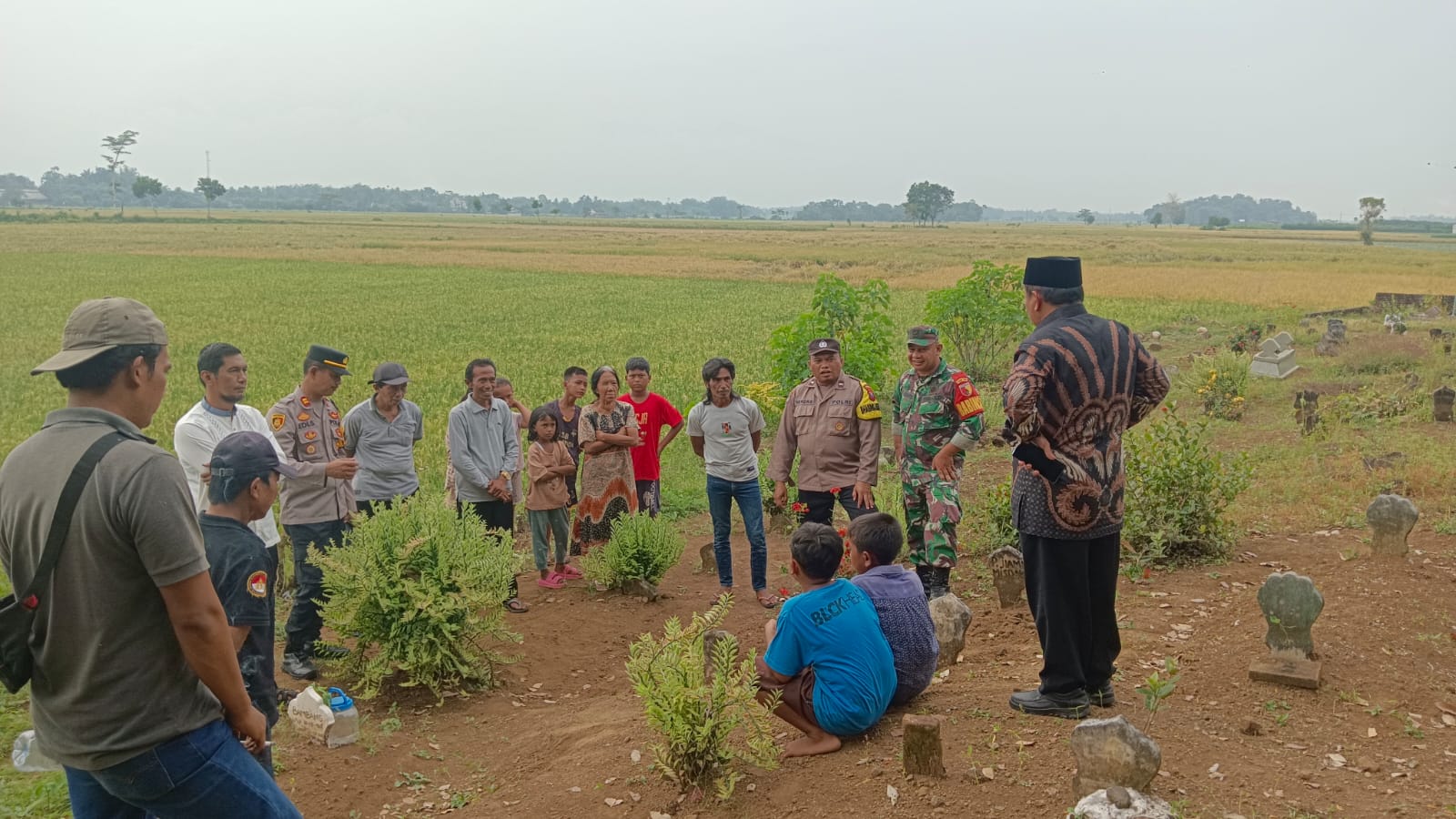 Bukan Mistis, Kemunculan Jasad di Makam Jember Murni karena Longsor Tanah