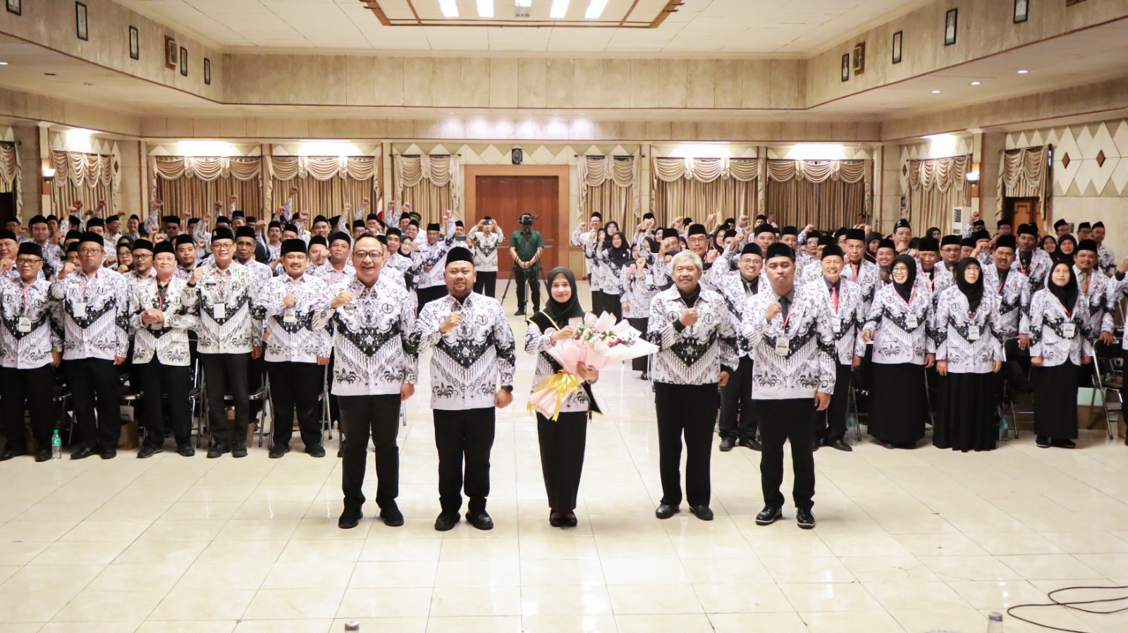 Bupati Gresik Dorong Transformasi Pendidikan, PGRI Diminta Jadi Penggerak Utama