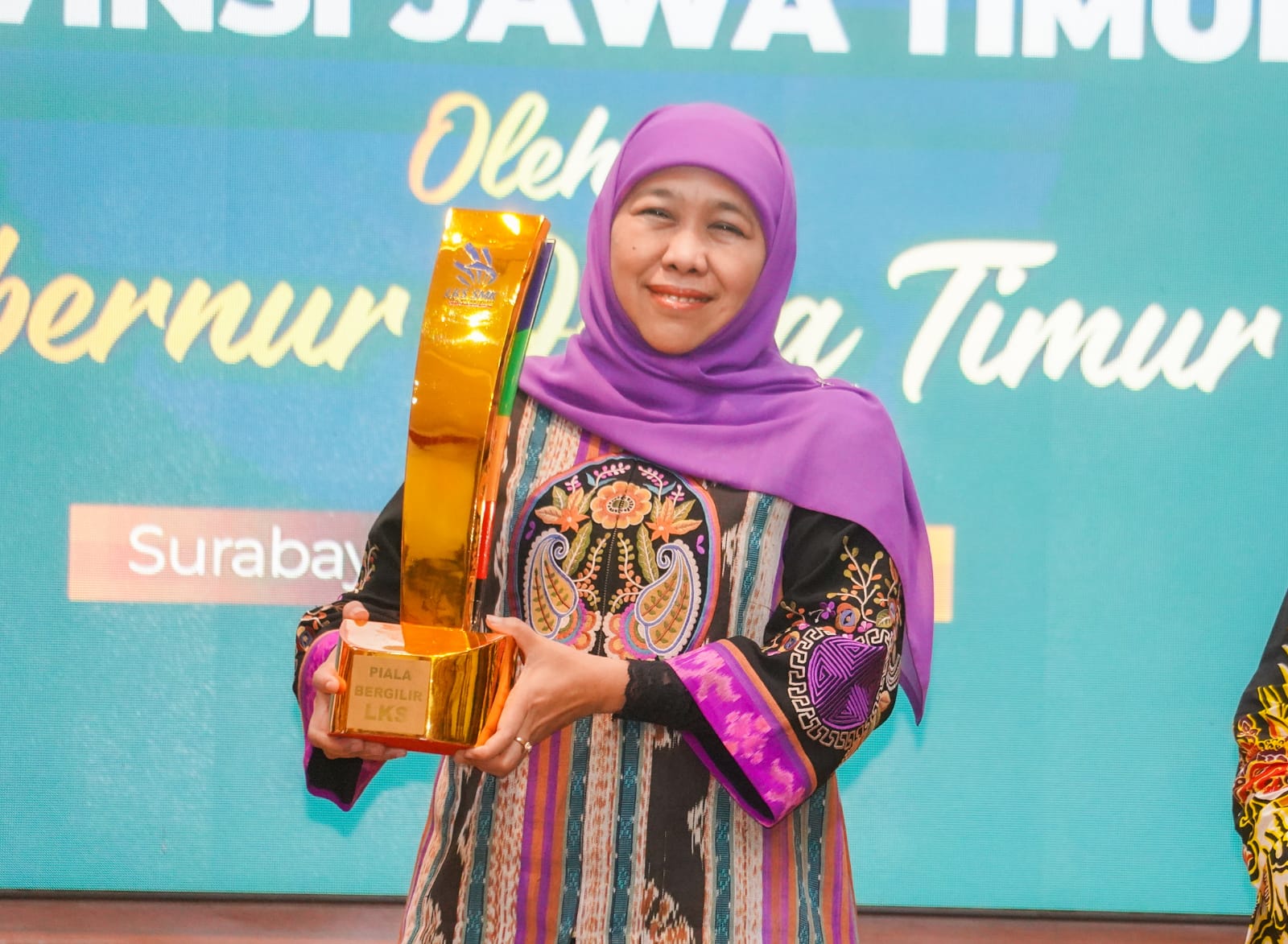 Cetak Sejarah, Jatim Juara LKS Nasional Tiga Kali Beruntun, Gubernur Khofifah Beri Bonus untuk Semua Kontingen