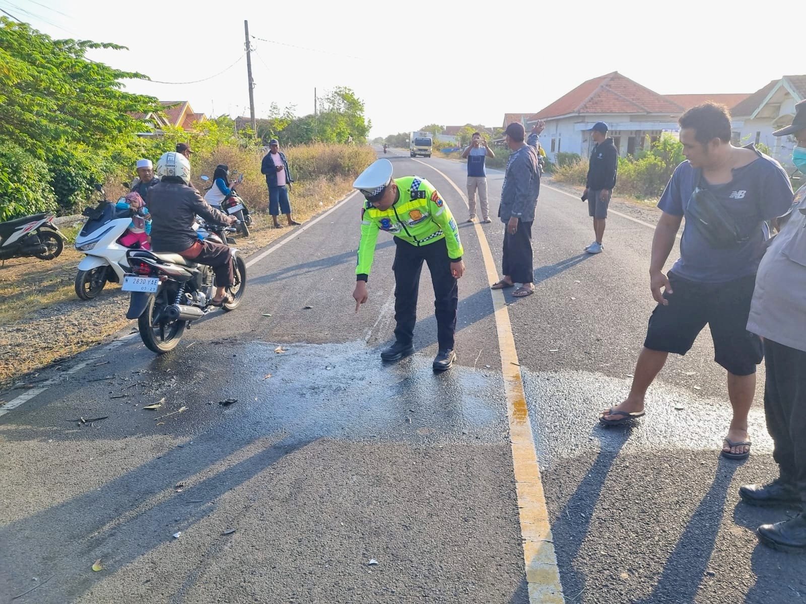 Tragedi di Jalur Lintas Selatan Jember - Lumajang: Tossa Tabrak Truk, 4 Tewas dan 6 Luka