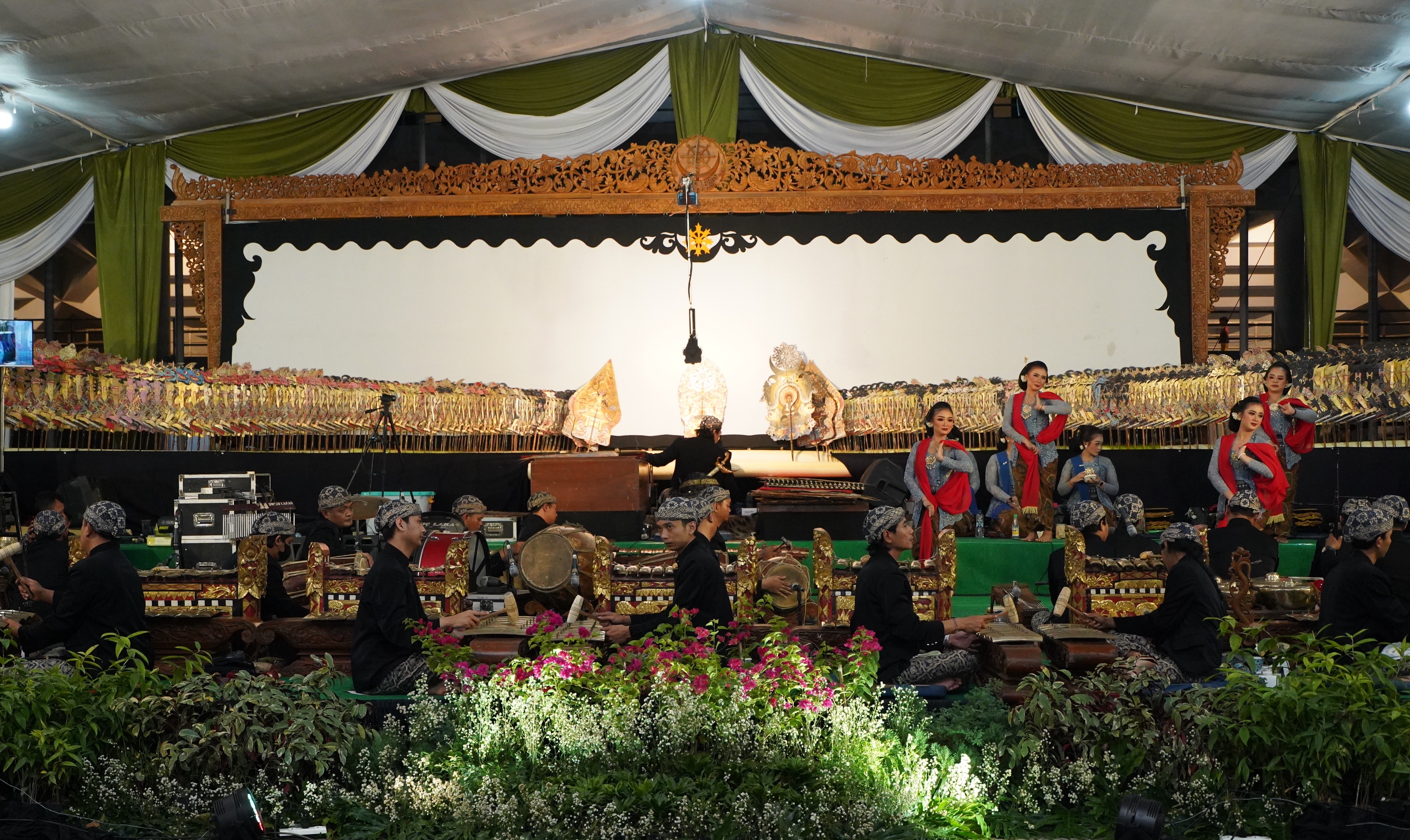 Petrokimia Gresik Gelar Wayang Kulit, Ajak Generasi Muda Lestarikan Budaya