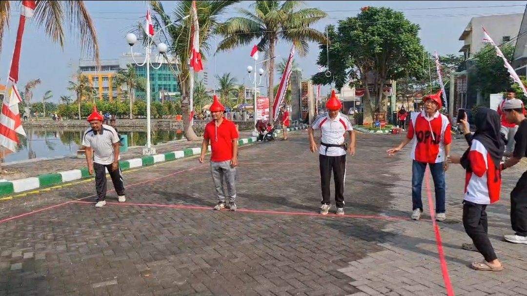 Ratusan Warga Permata Village Perum PPS Gresik Larut Dalam Kemeriahan Semarak HUT RI Ke-80
