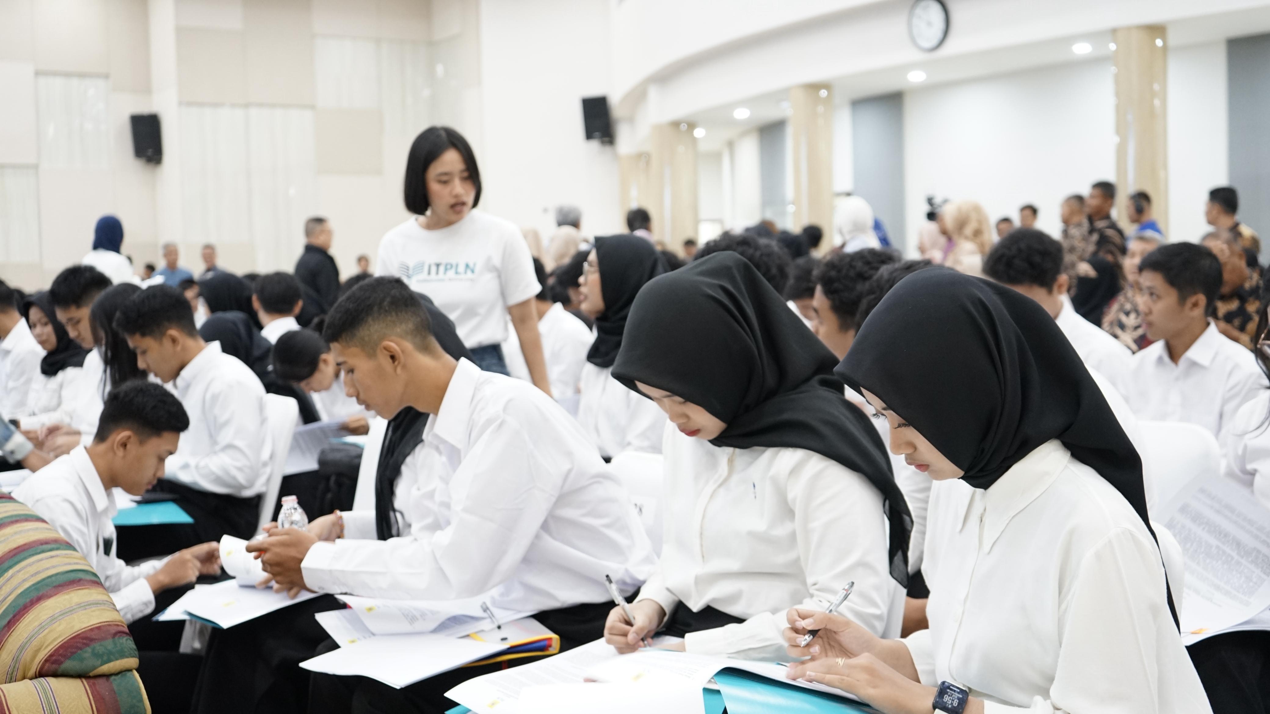 109 Mahasiswa ITPLN Raih “Tiket Emas” Ikatan Kerja Bersama PLN