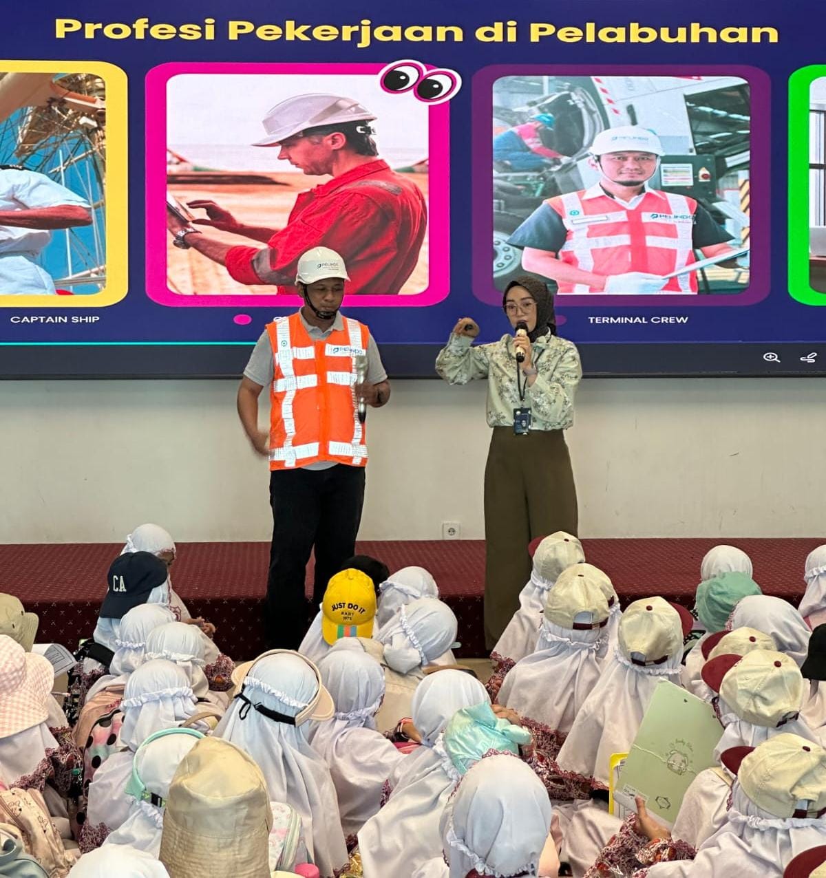 TPS Ajak Ratusan Siswa SD Muhammadiyah Surabaya Belajar Dunia Maritim