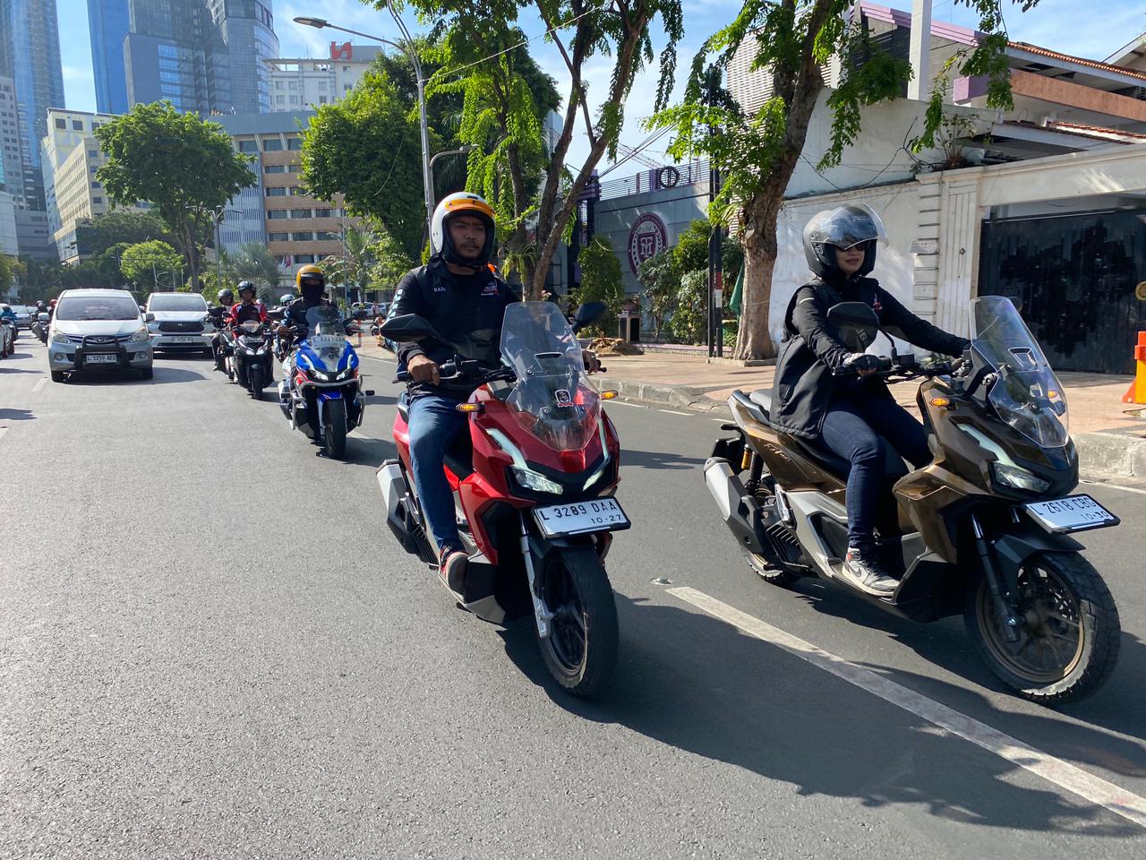 Meriahkan Launching New ADV160, Komunitas HAI Chapter Surabaya Gelar City Rolling Penuh Semangat Petualangan