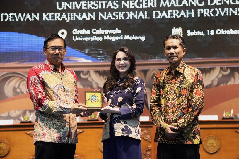 Arumi Dorong UMKM dan IKM Naik Kelas,  Dekranasda Jatim Gandeng Universitas Negeri Malang