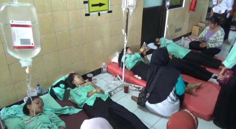 45 Siswa SMKN Sine Ngawi Diduga Keracunan Usai Santap Menu MBG