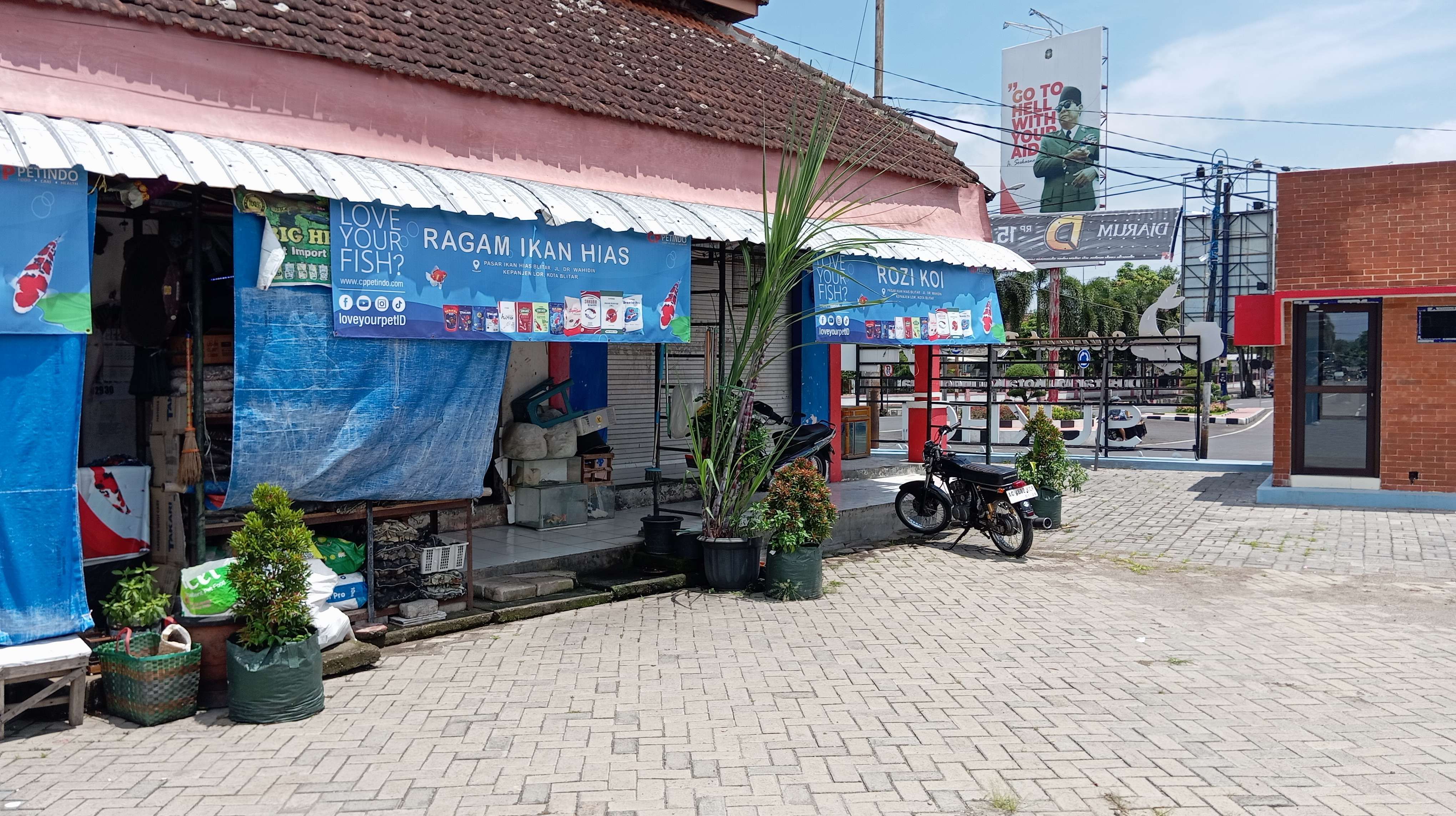 Kaca Mobil Dipecah, Uang Rp150 Juta Raib di Pasar Ikan Hias Kota Blitar