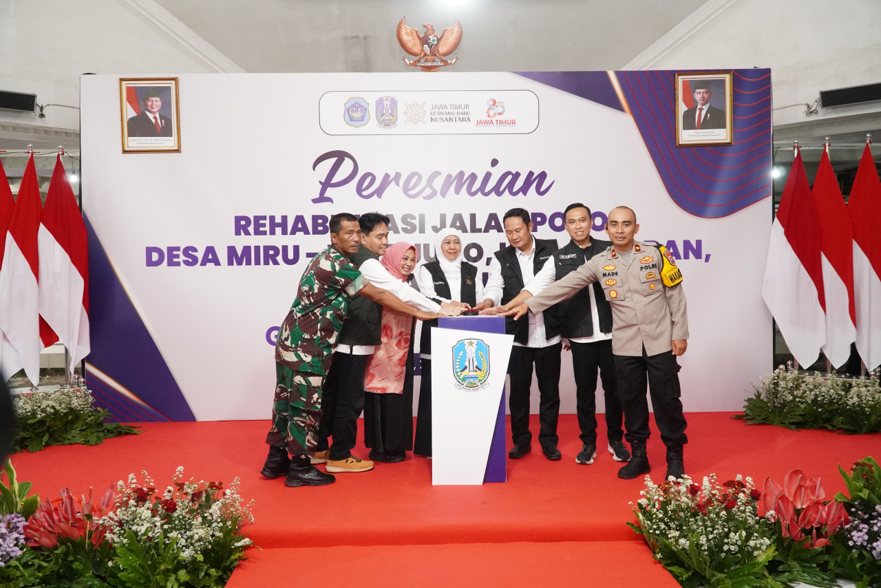 Dampingi Gubernur Khofifah, Bupati YES Resmikan Ruas Jalan Miru-Jugo yang Tuntas Direhabilitasi