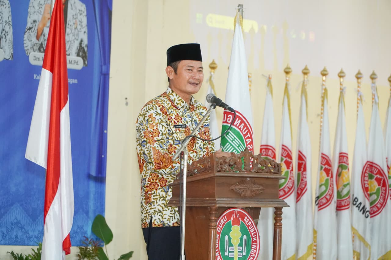 Momentum HGN dan HUT PGRI Ke-80 Jadi Ajang Percepatan Kompetensi dan Kemampuan Digital Pendidik Lamongan