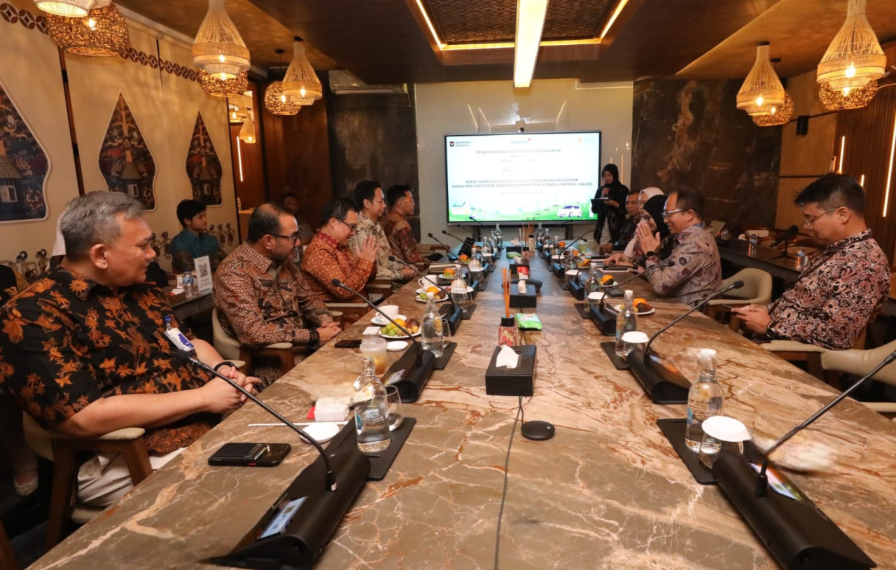 Gandeng Indosat Business, PLN Percepat Ekosistem EV Lewat Digitalisasi SPKLU dan Transformasi Layanan Energi