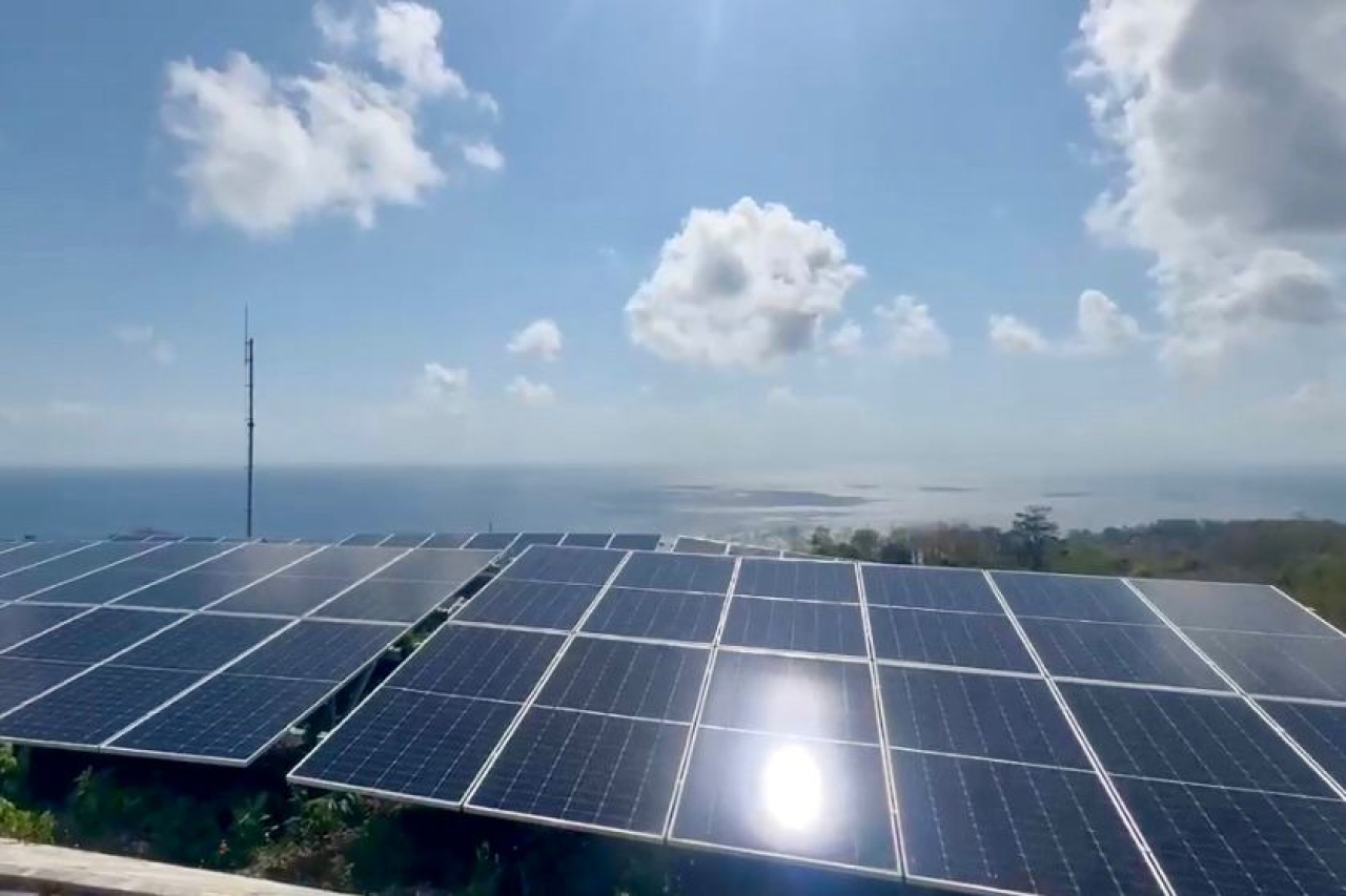 PLN Resmikan Smart Microgrid Nusa Penida, Tonggak Baru Energi Hijau dan Digital di Pulau Wisata