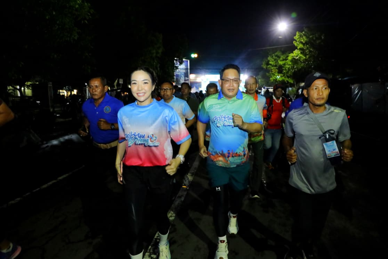 Sekdaprov Jatim Adhy Lepas 12 Ribu Peserta Mlayu Bareng 80 Jatim