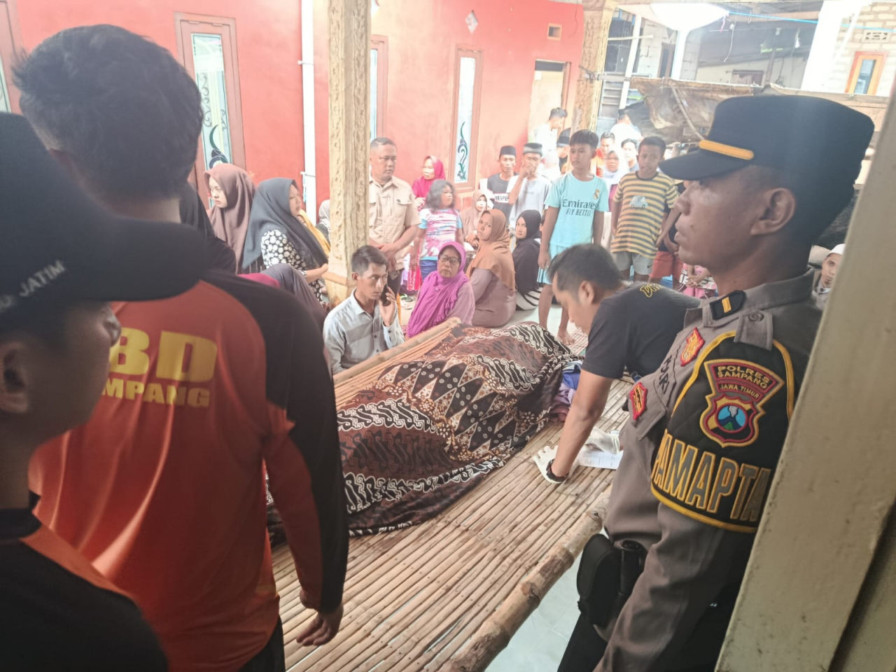 Ngejar Sandal yang Hanyut, Bocah 11 Tahun Tenggelam Dan Meninggal Dunia Saat Mancing