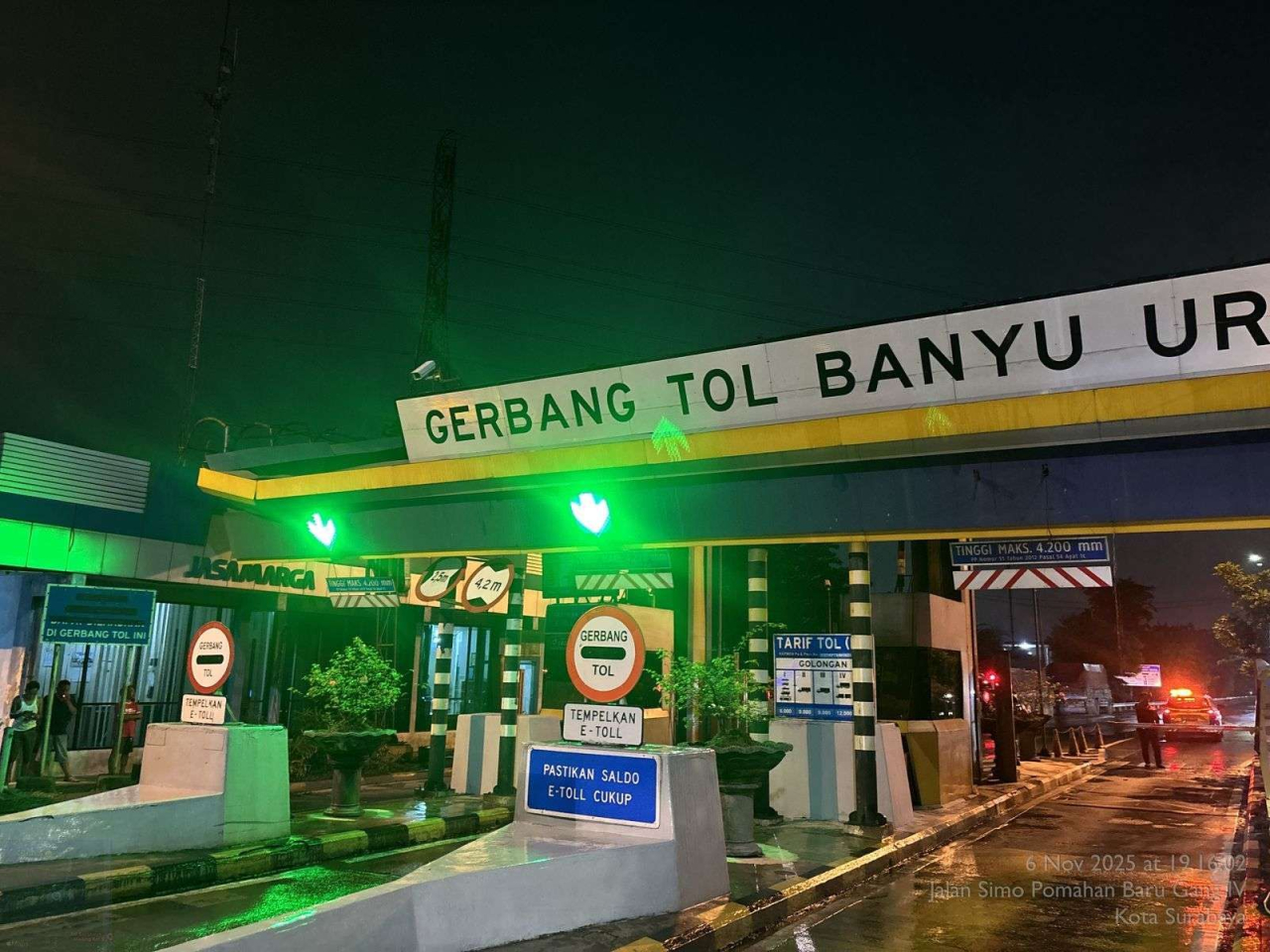 Gerbang Tol Banyu Urip Nyaris Roboh Tertemper Truk Hidrolis