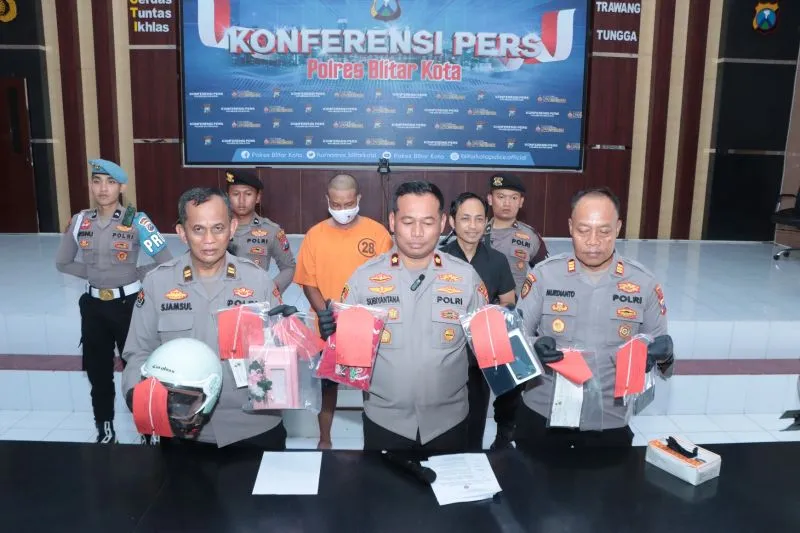 Pegawai Honorer Curi Perhiasan Warga Seberat 44,2 Gram
