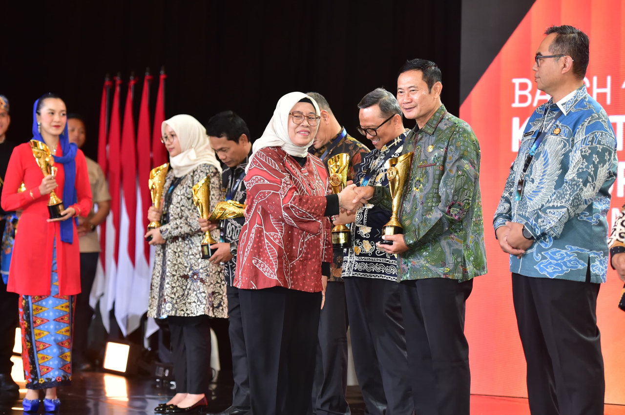 Kalahkan Ratusan Daerah, Pemkab Lamongan Dinobatkan Sebagai Daerah Terinovatif dalam IGA 2025