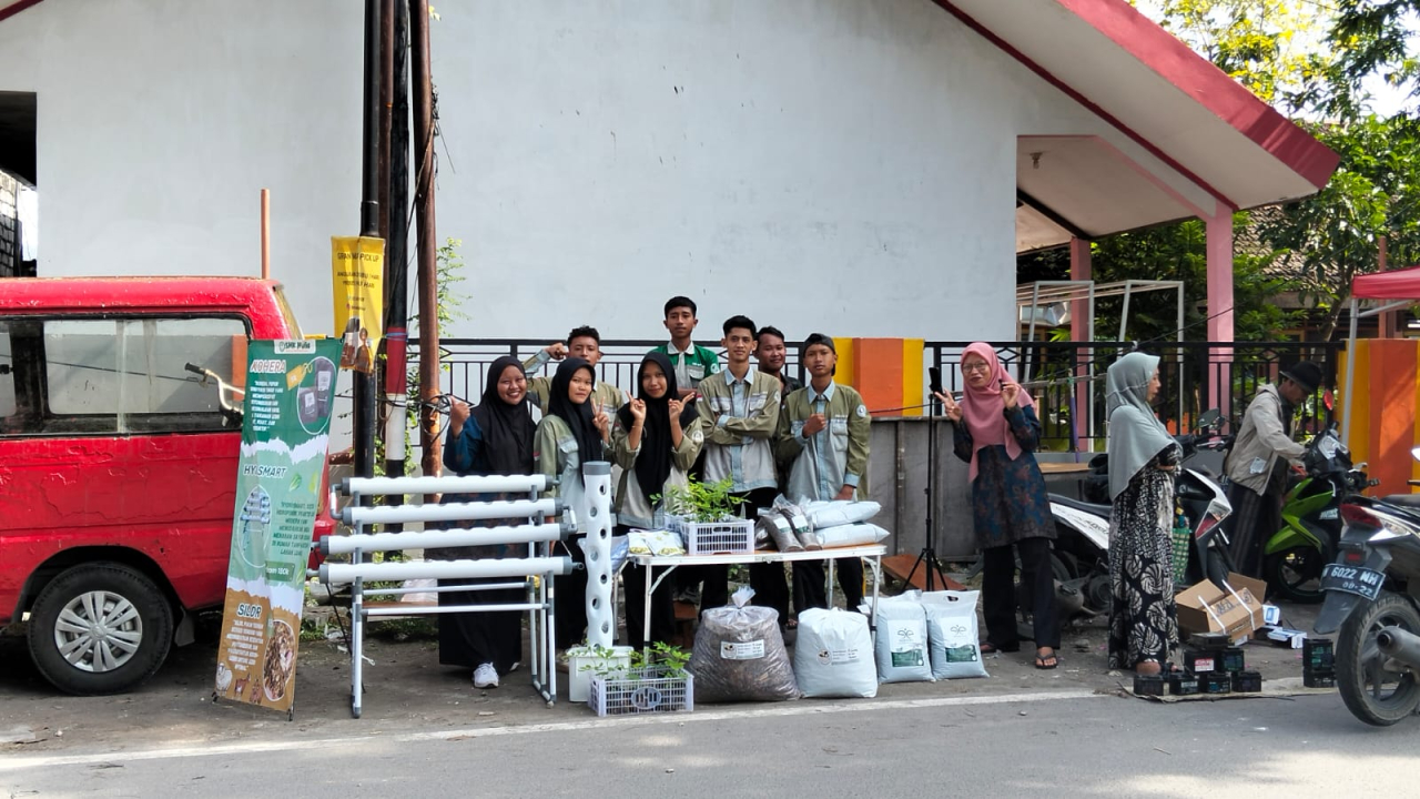 Inovasi Siswa SMK Muhammadiyah 5 Gresik Dipamerkan di Pasar Tradisional Gresik dan Lamongan