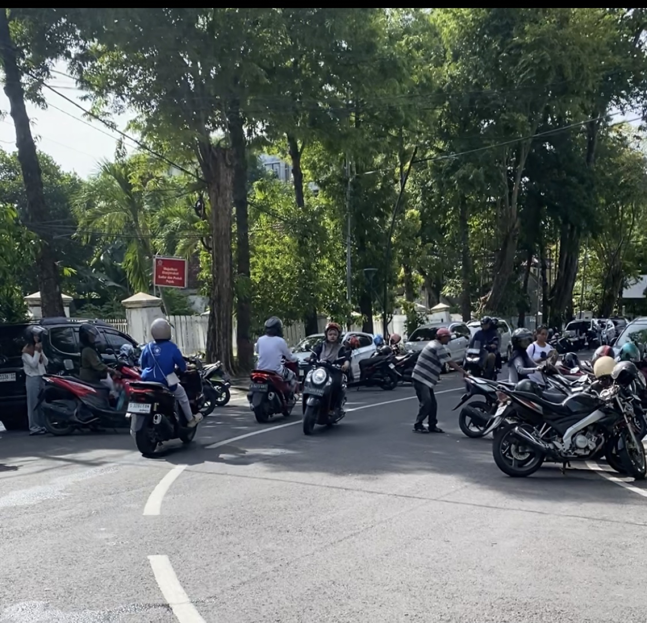 Warga Keluhkan Pungli Parkir di CFD Bojonegoro, Pengawasan Dishub Dipertanyakan