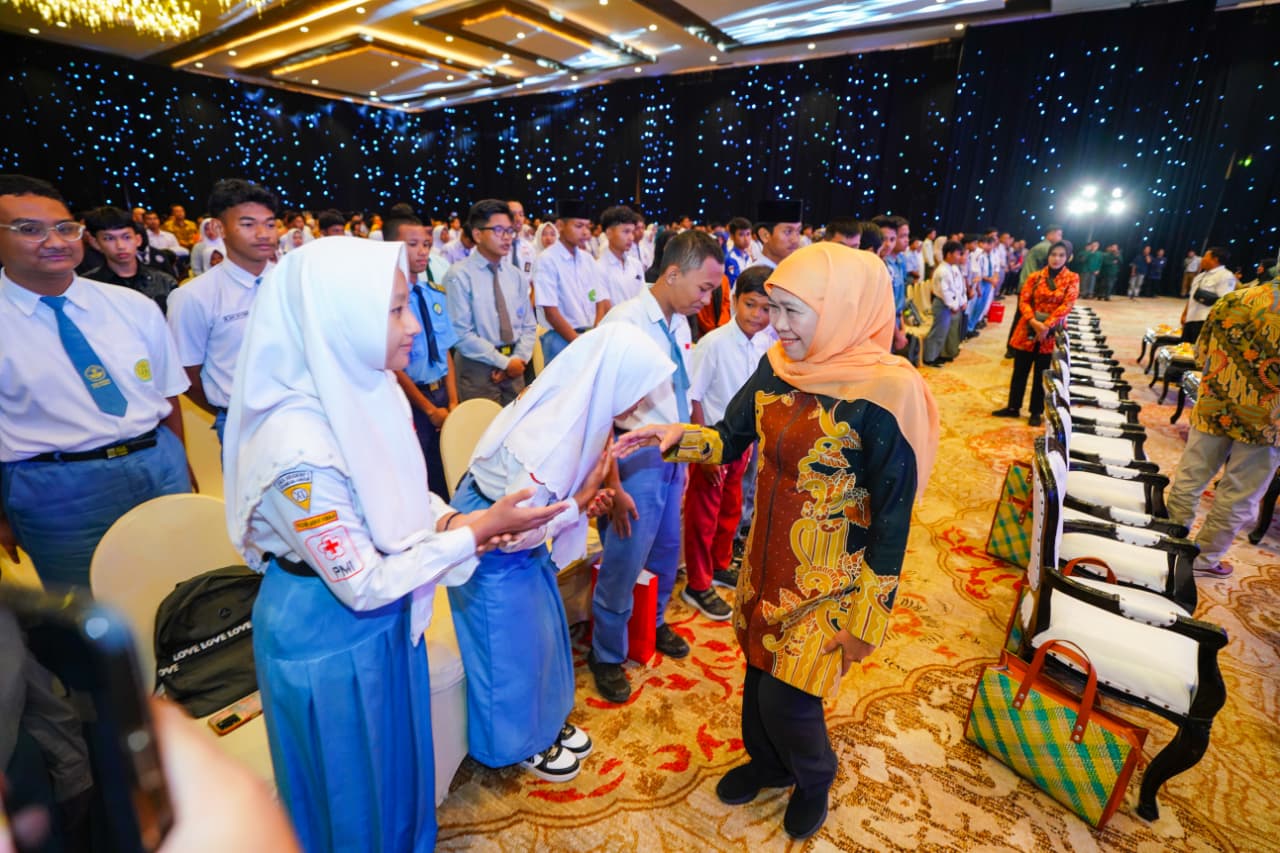 Gubernur Khofifah Launching Program Bantuan Pendidikan Prasejahtera