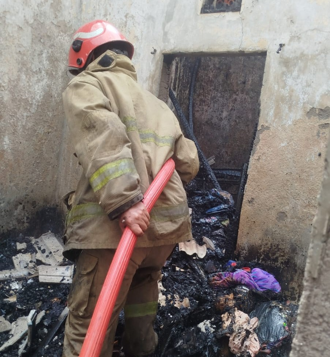 Rumah Warga di Menganti Gresik Terbakar Saat Penghuni Sedang Beribadah di Gereja